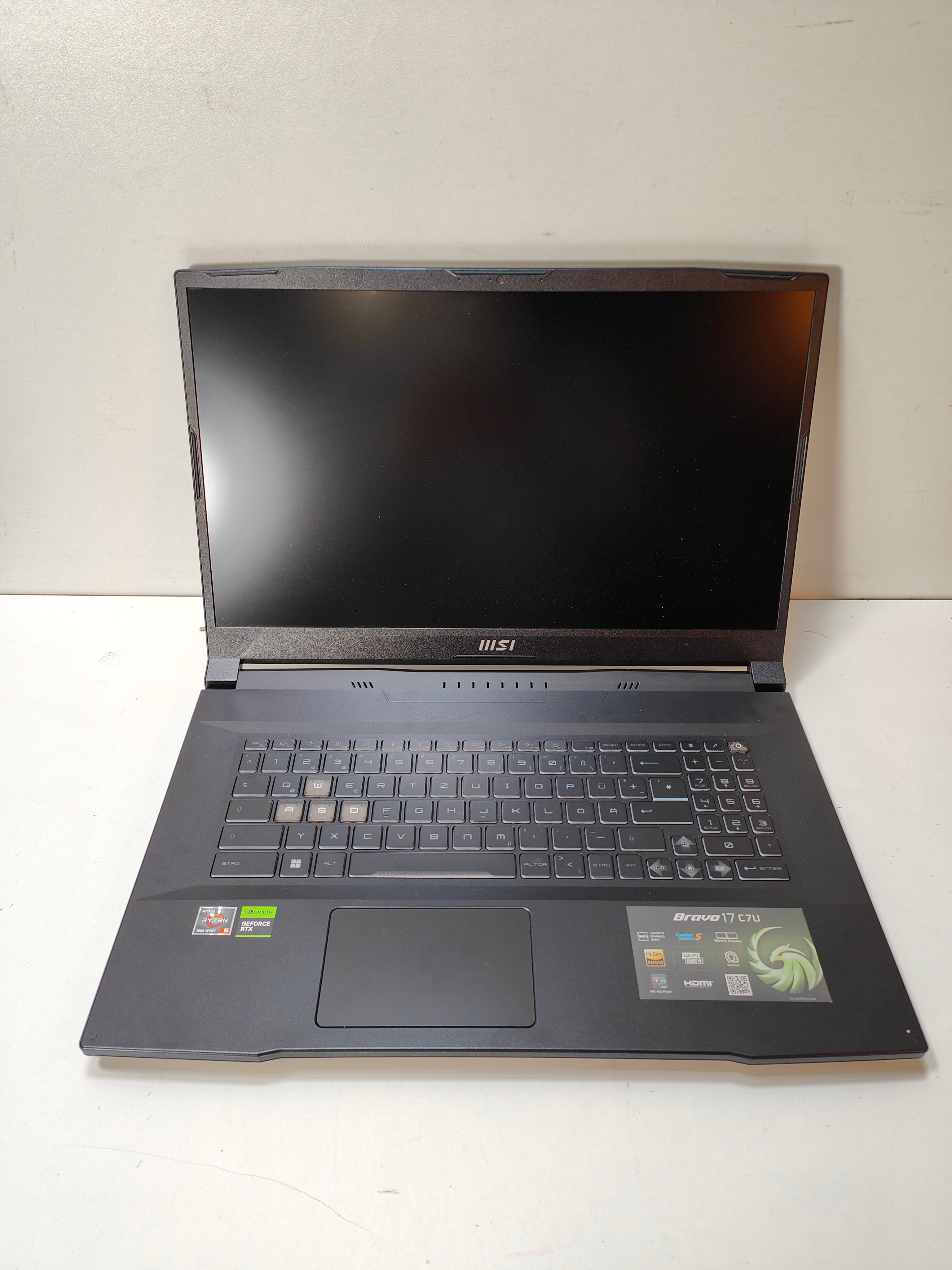 MSI Bravo 17 C7UDX-053 QWERTY