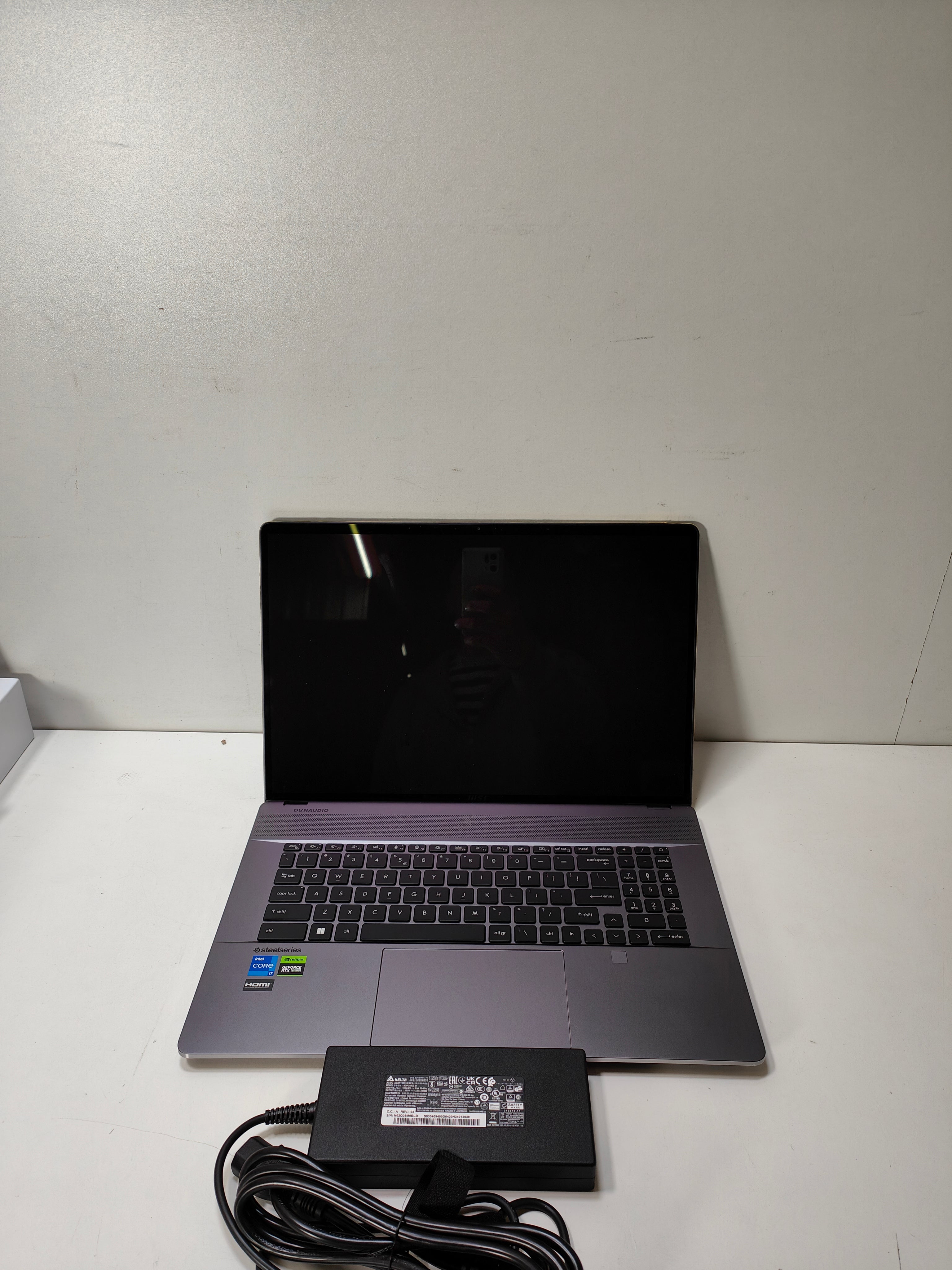 MSI Creator Z17HXStudio A13VFT-013NL QWERTY