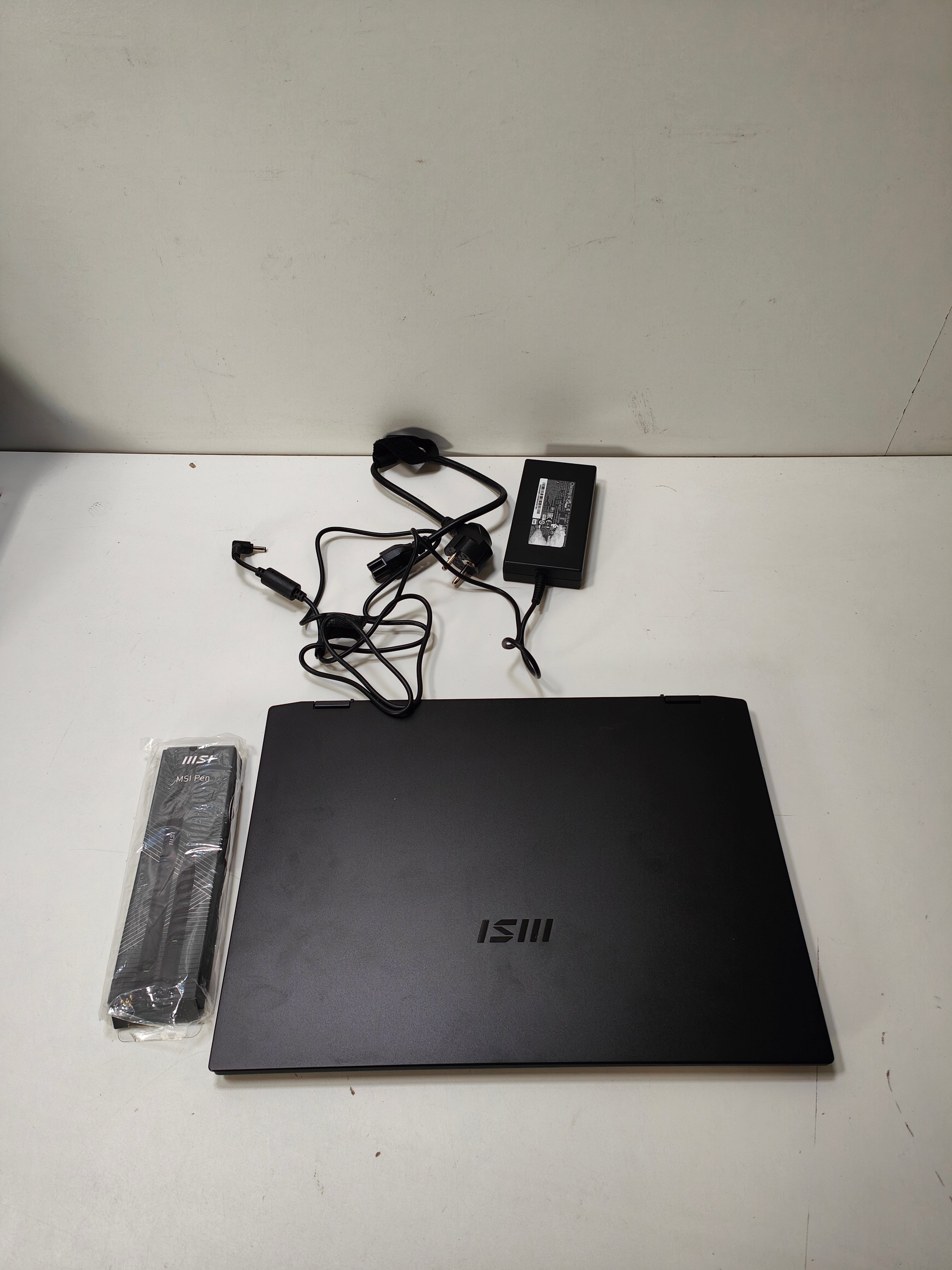 MSI Summit E16Flip A13VFT-019NL QWERTY