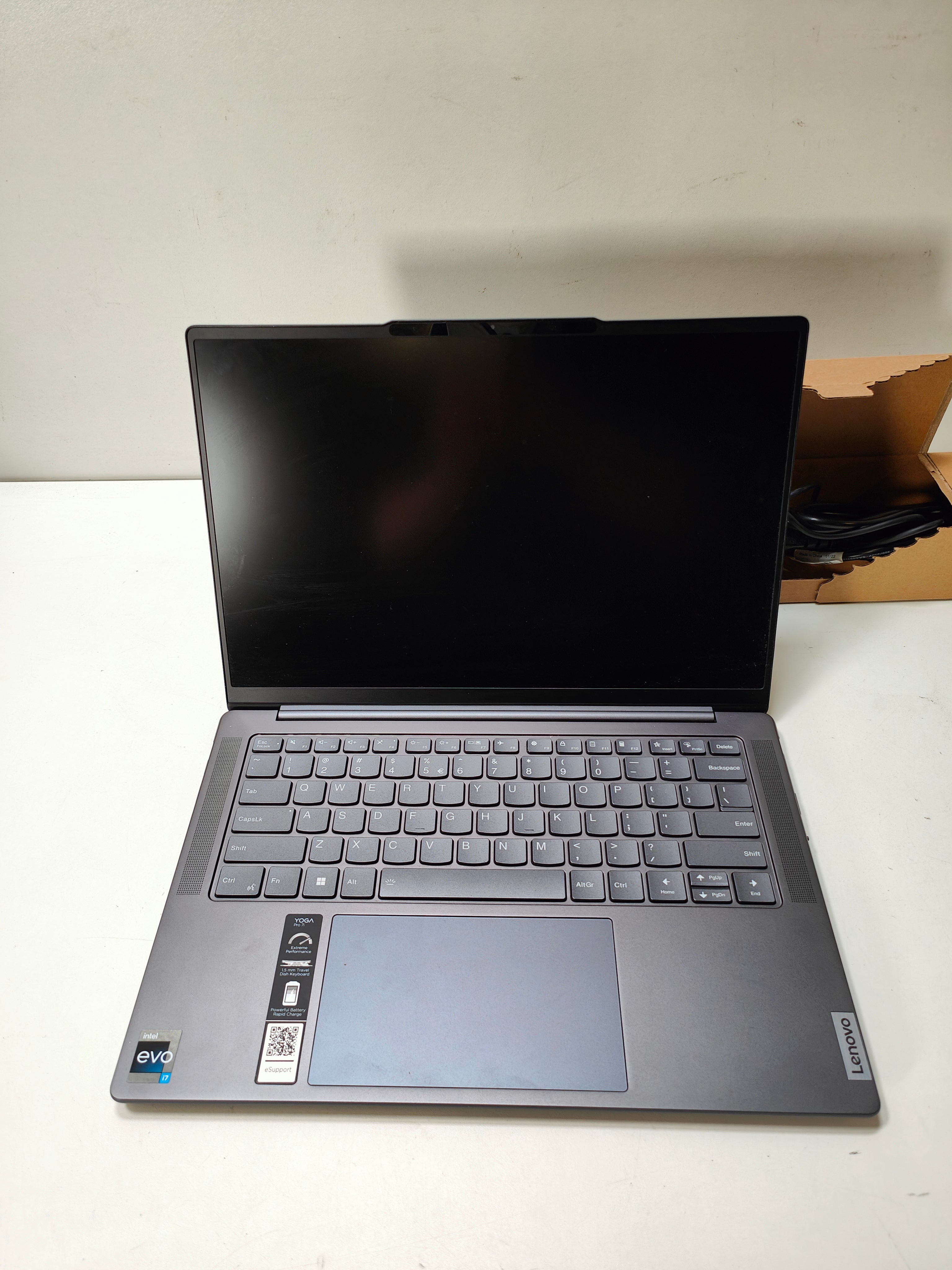 Lenovo Yoga Pro 7 14IRH8 82Y700B3MH QWERTY
