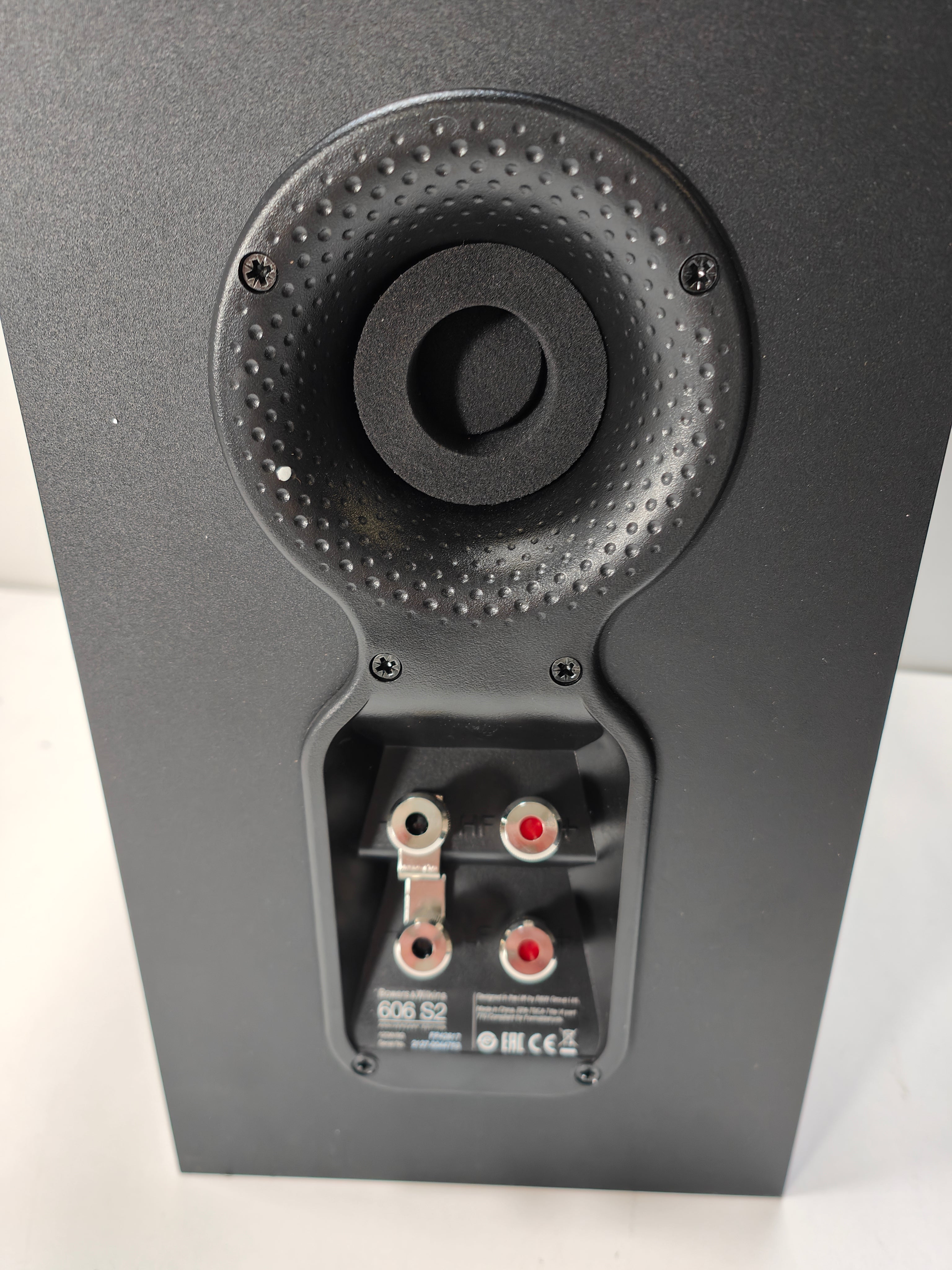 Bowers & Wilkins 606 S2 Black