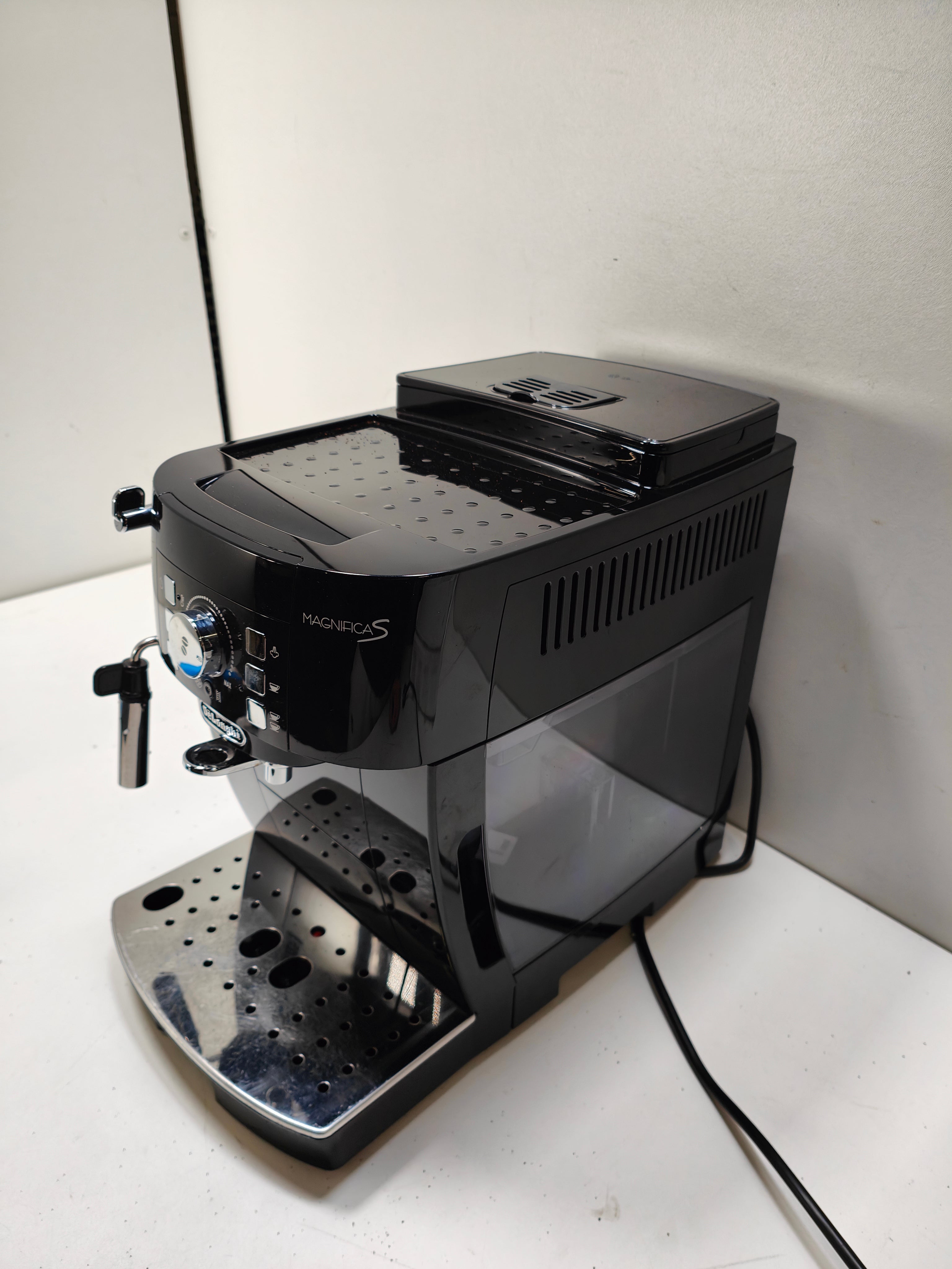 DeLonghi ECAM 21.117.B Magnifica S