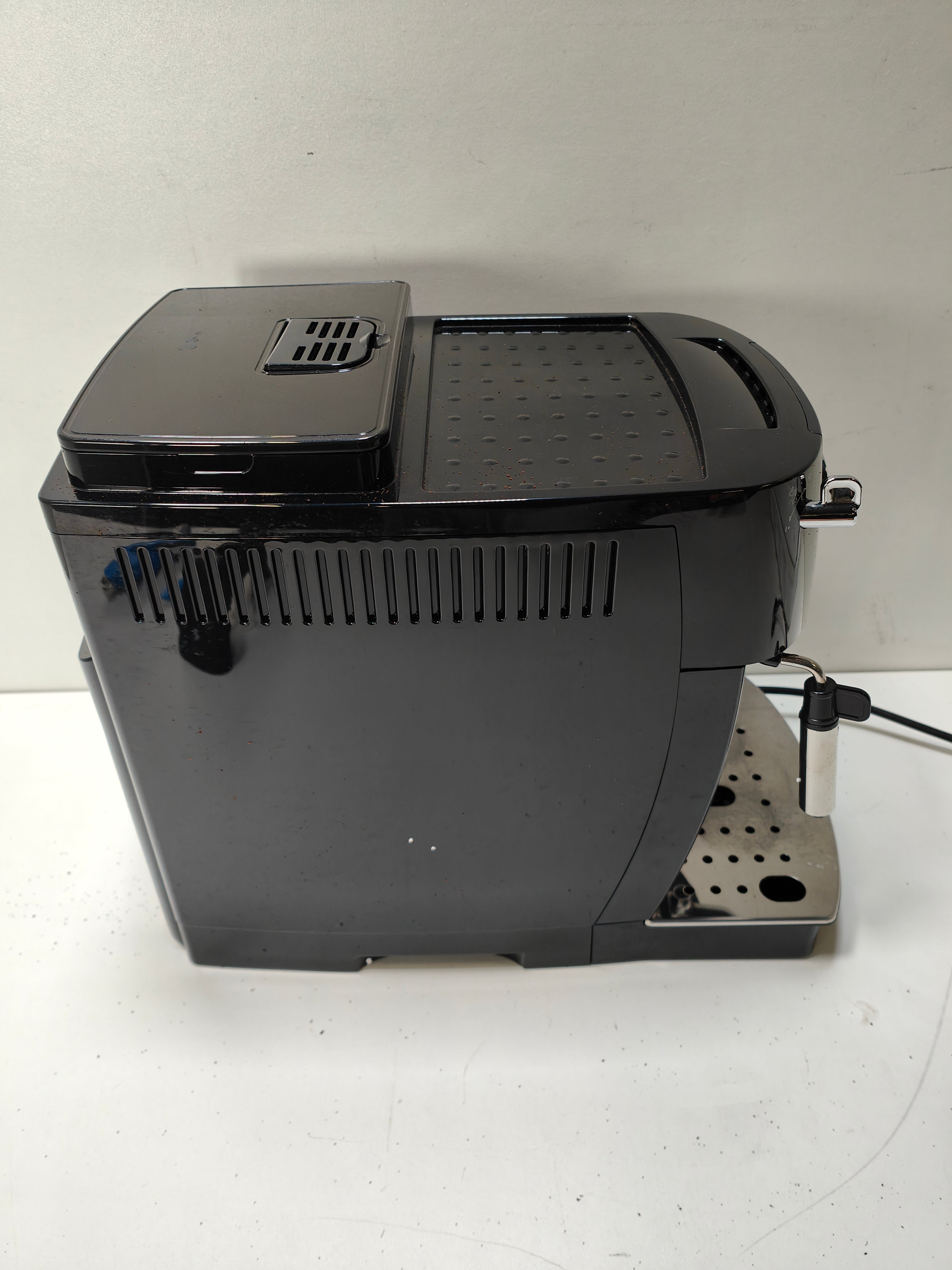 DeLonghi ECAM 21.117.B Magnifica S