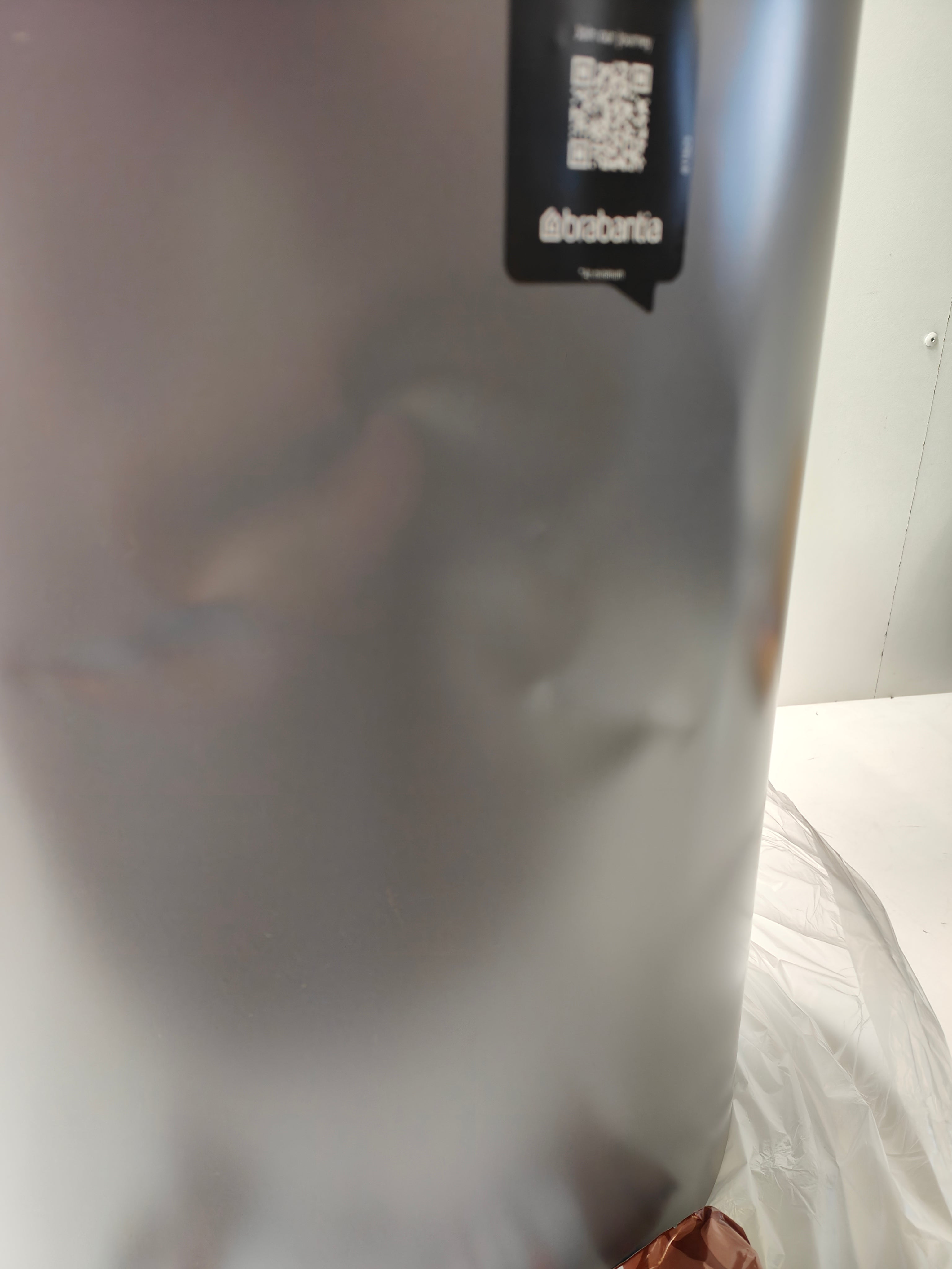 Brabantia Touch Bin 40 litres Platine / Couvercle en acier mat