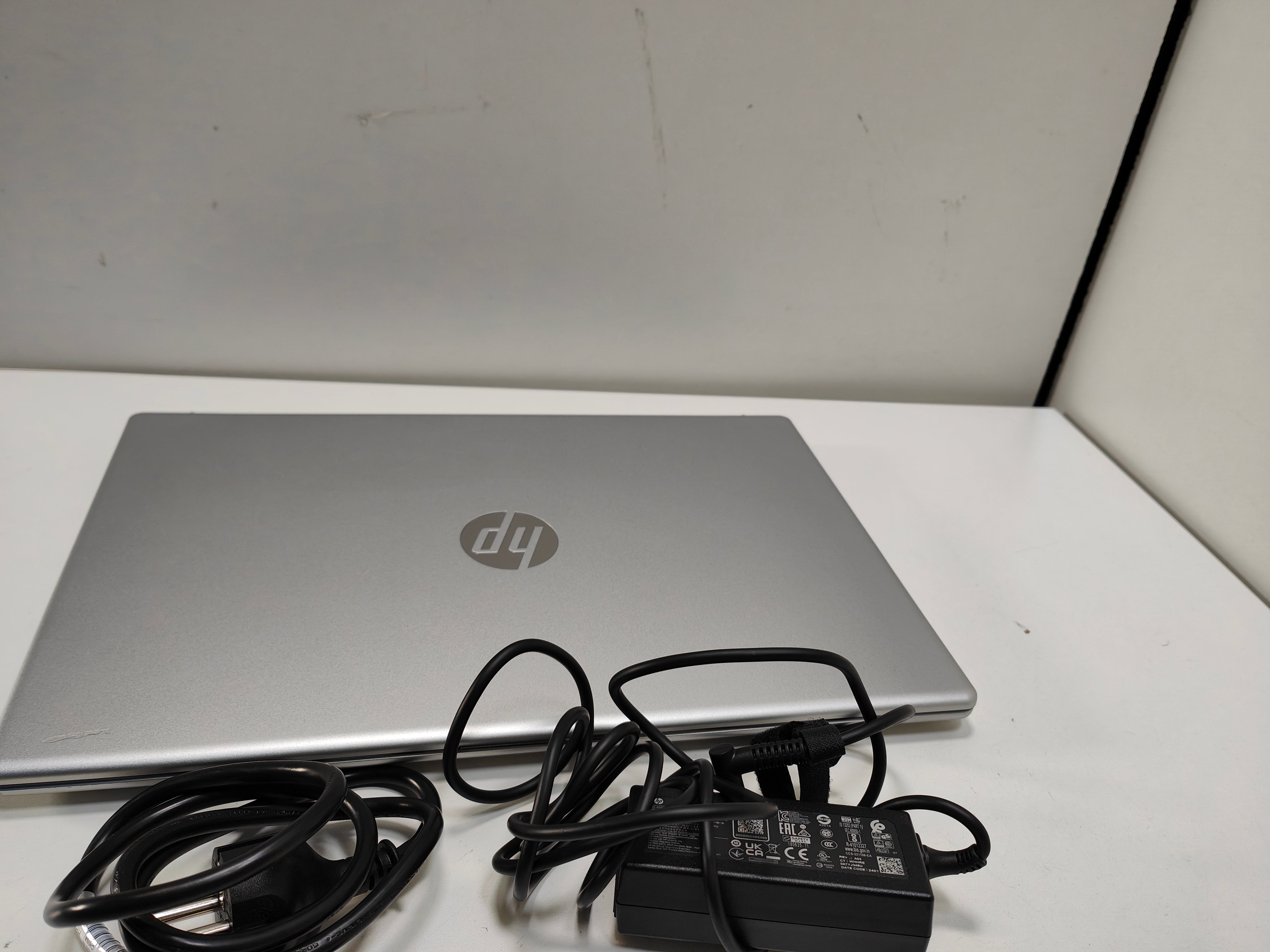 HP Laptop 15-fc0956nd QWERTY