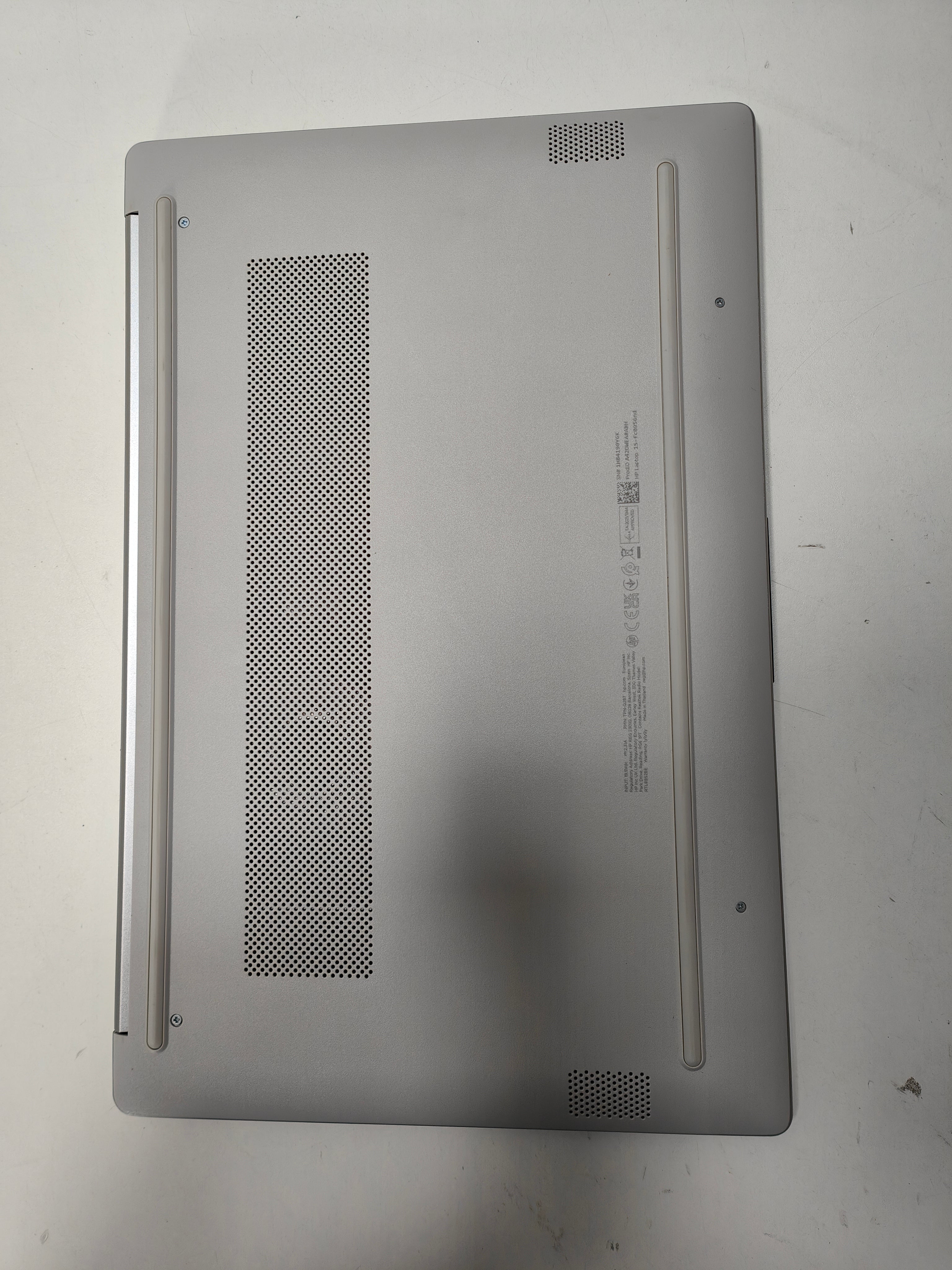 HP Laptop 15-fc0956nd QWERTY