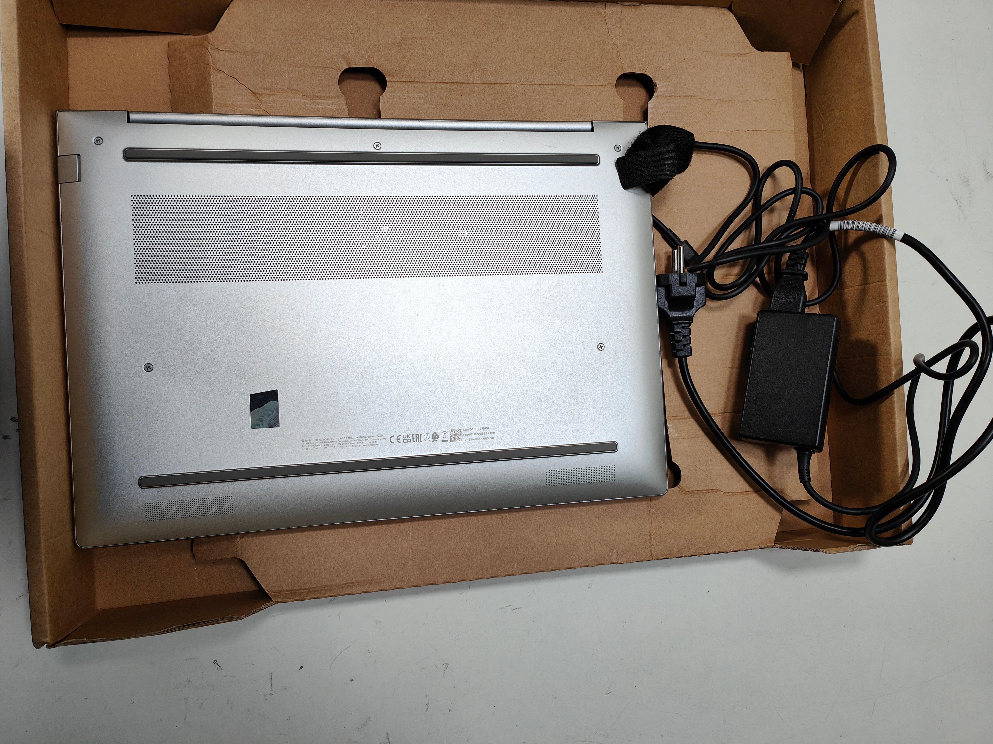 HP EliteBook 660 G11 - B2PR3ES QWERTY