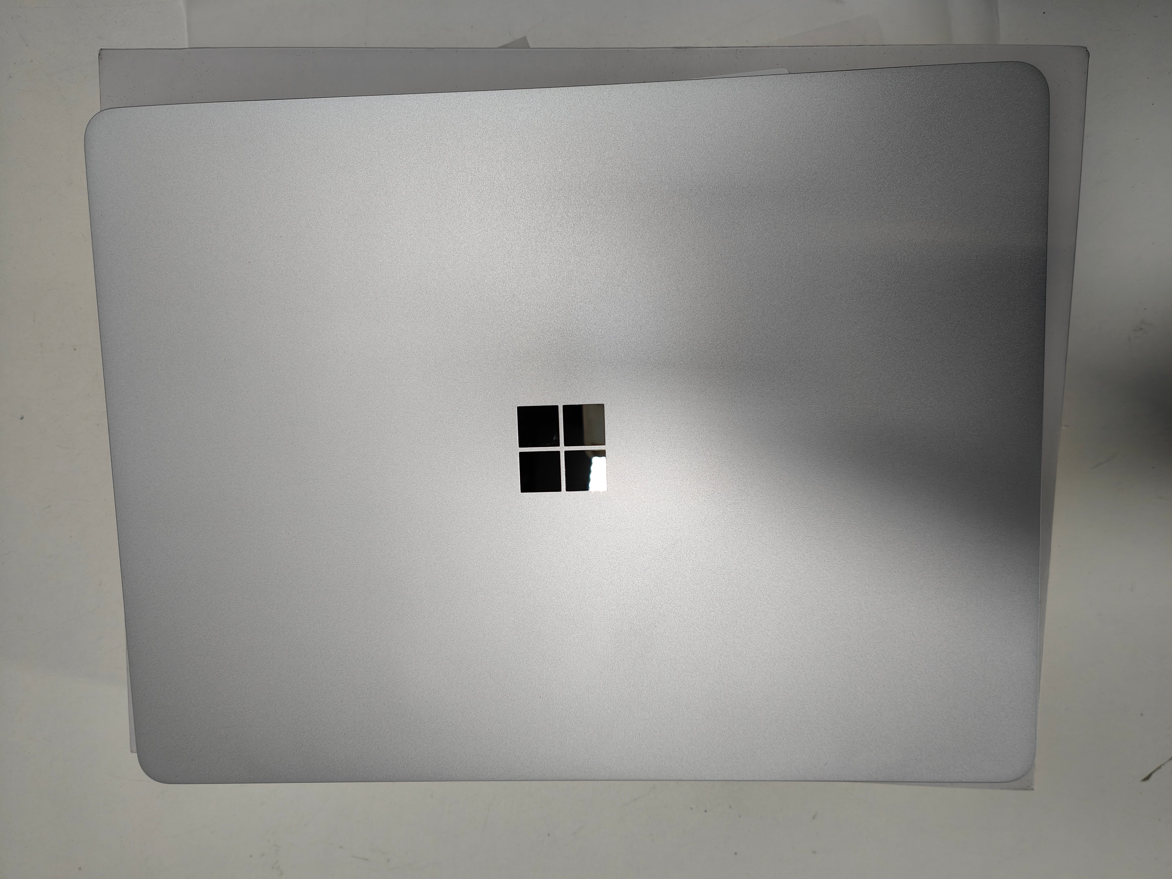 Microsoft Surface Laptop - C8 / 16GB / 256GB AZERTY