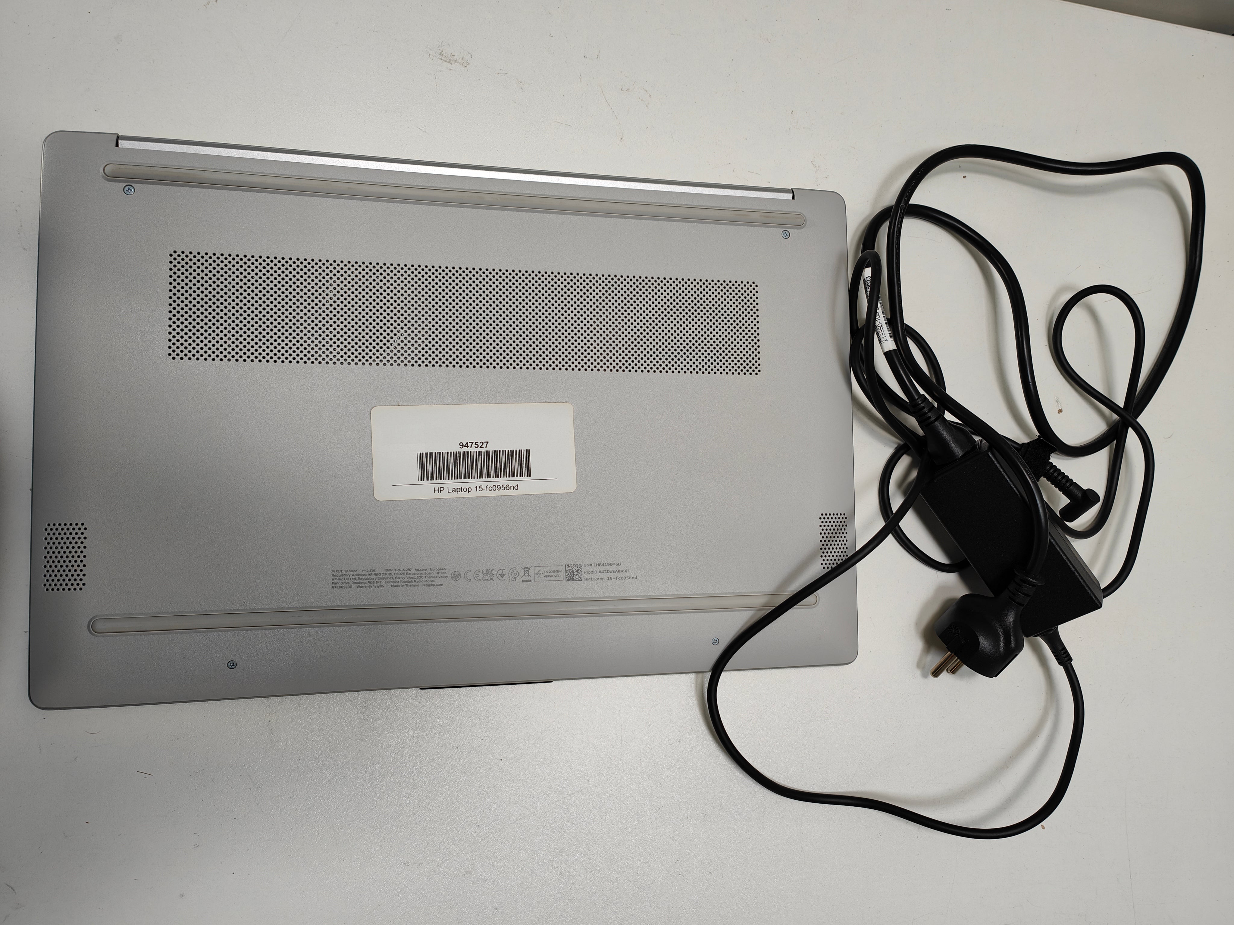 HP Laptop 15-fc0956nd QWERTY