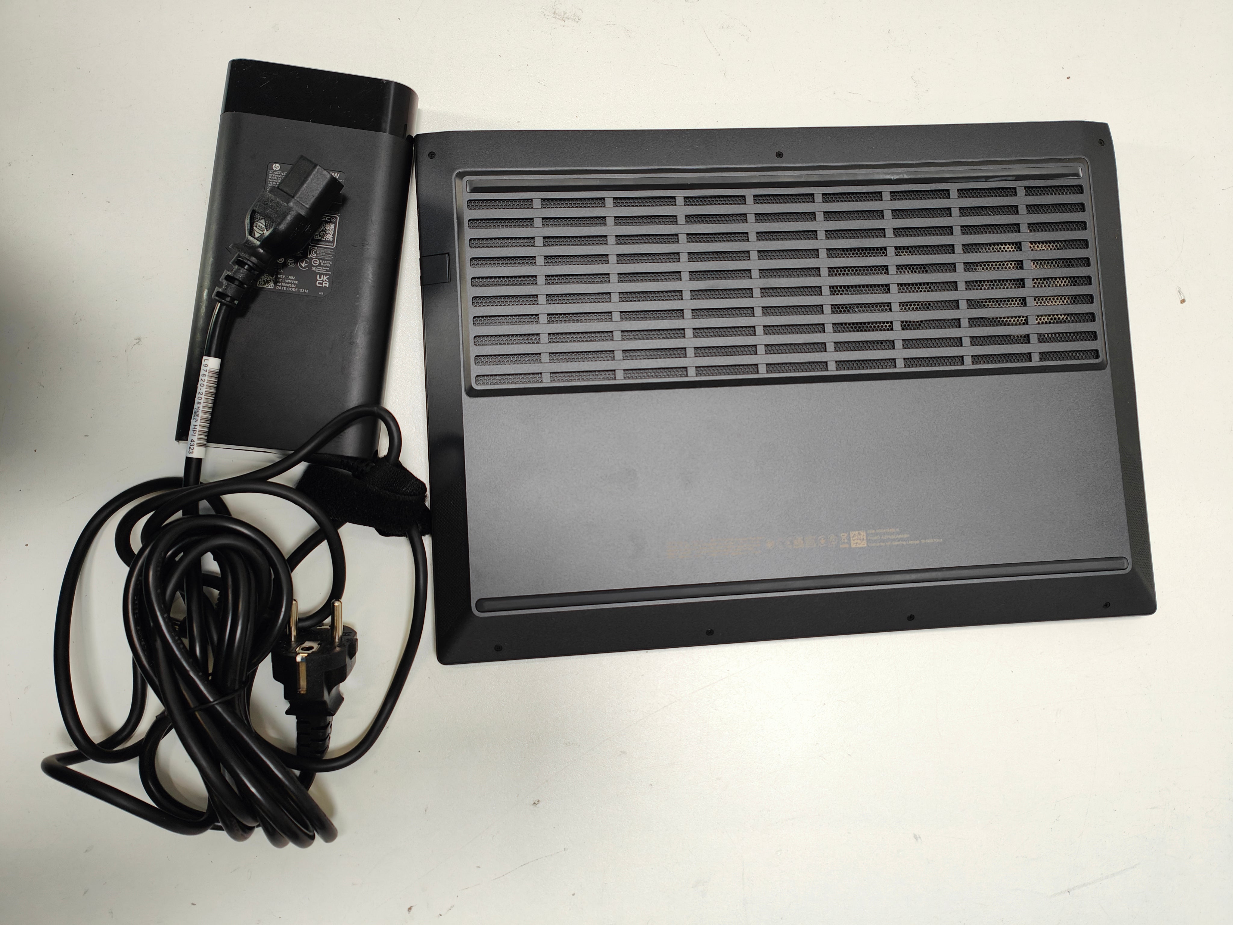 HP VICTUS 15-fa1970nd QWERTY