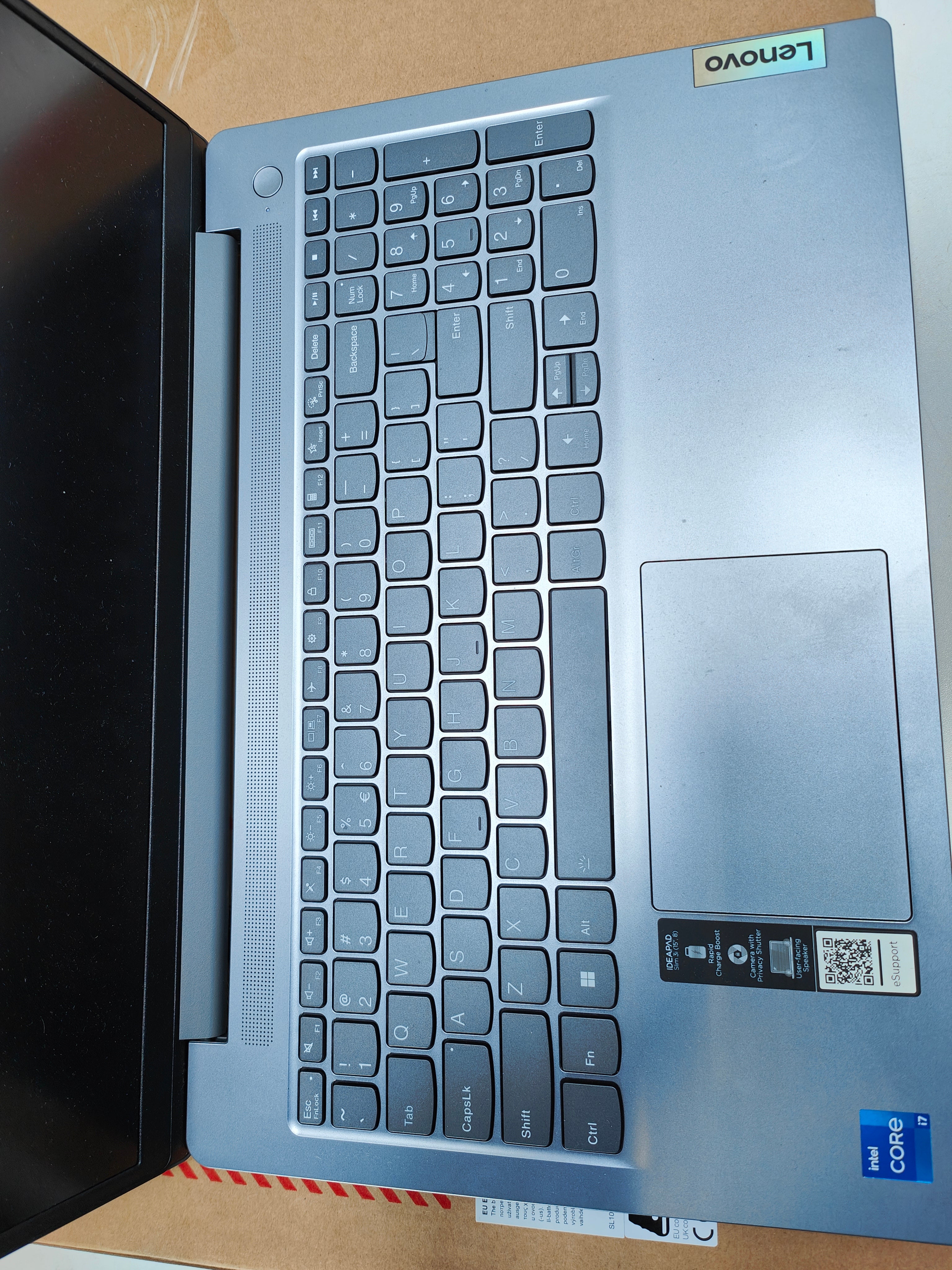 Lenovo IdeaPad Slim 3 15IRH8 83EM00CHMH QWERTY