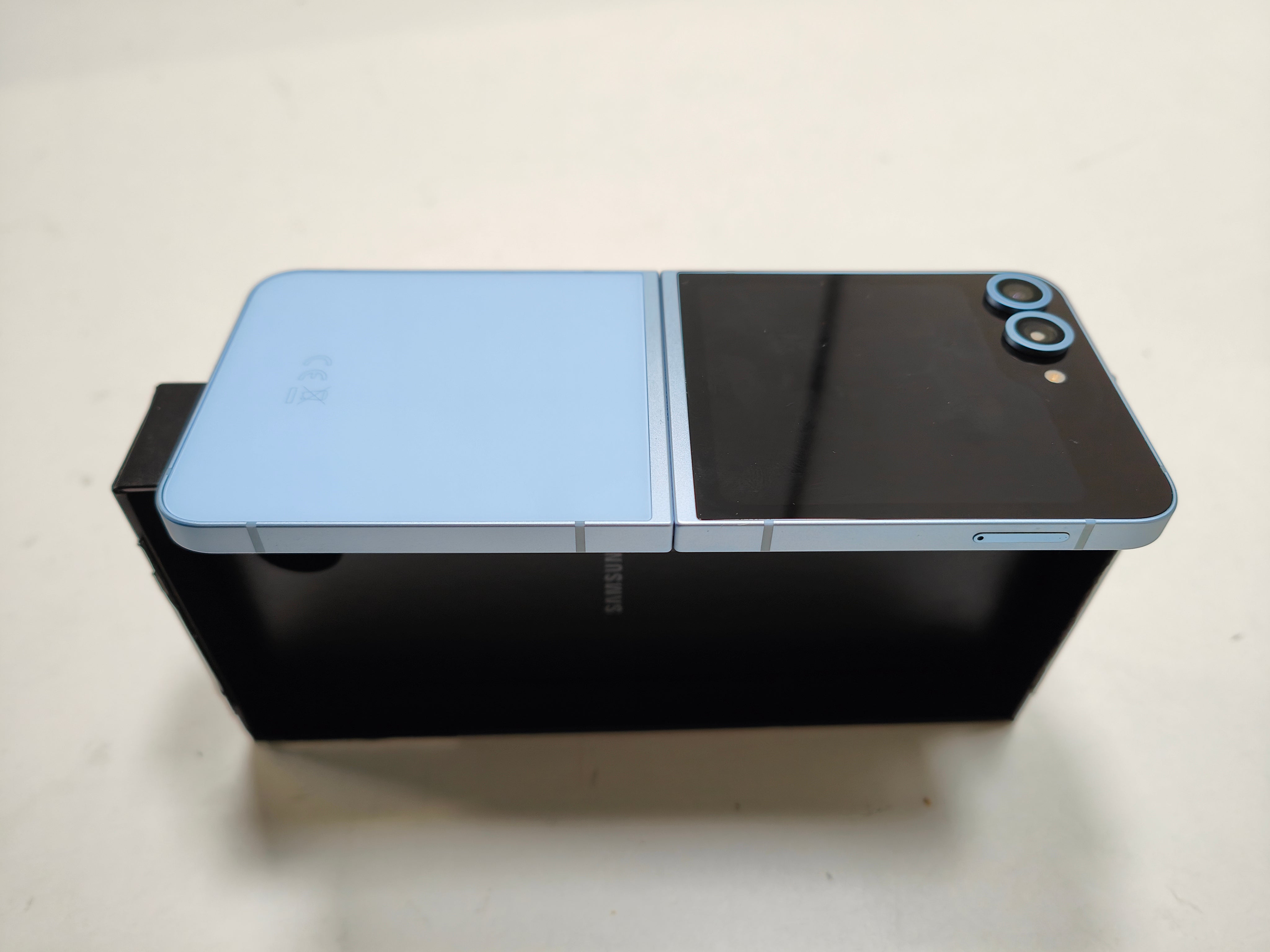 Samsung Galaxy Z Flip 6 256GB Blue 5G