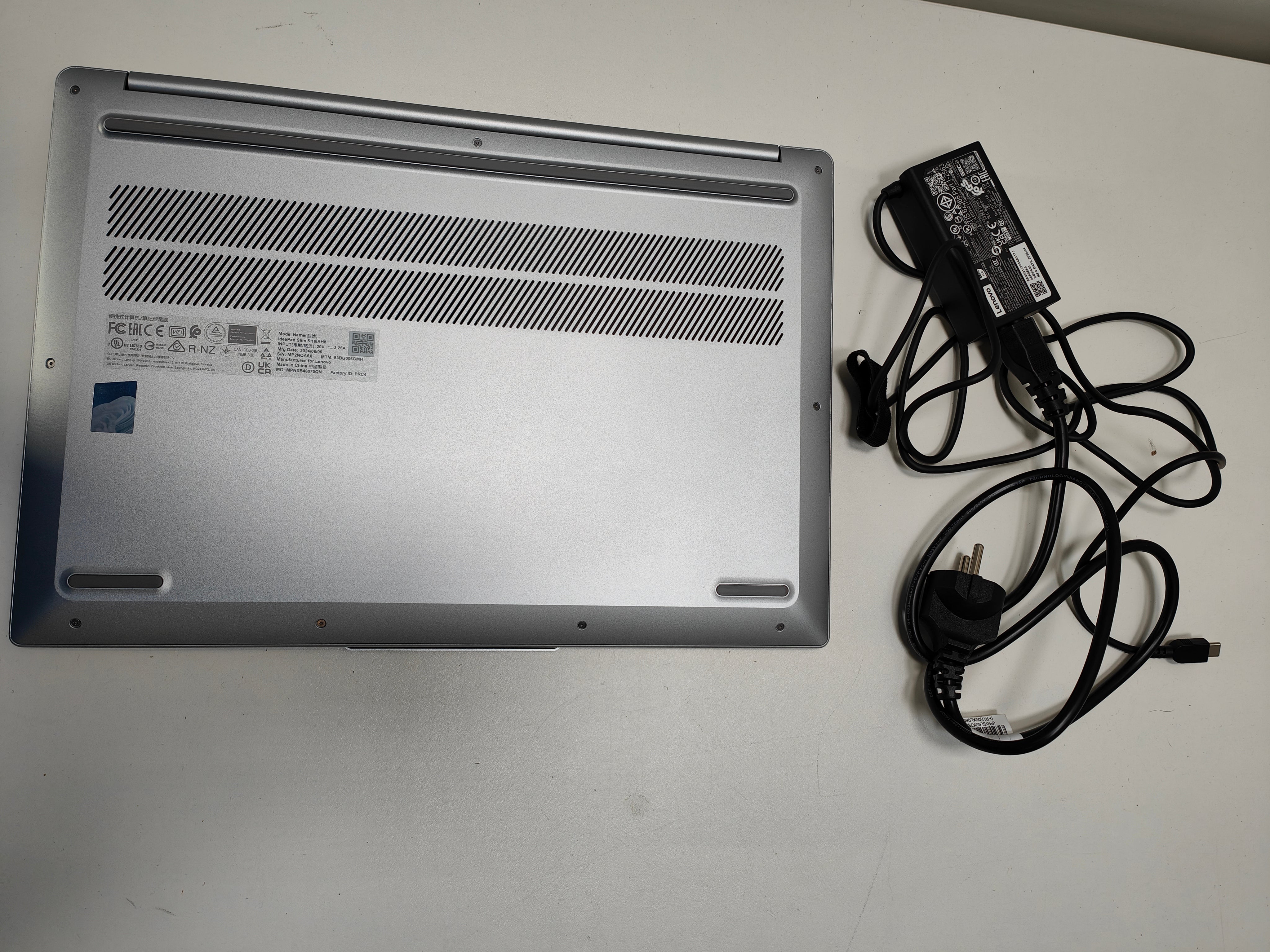 Lenovo IdeaPad Slim 5 16IAH8 83BG006GMH QWERTY