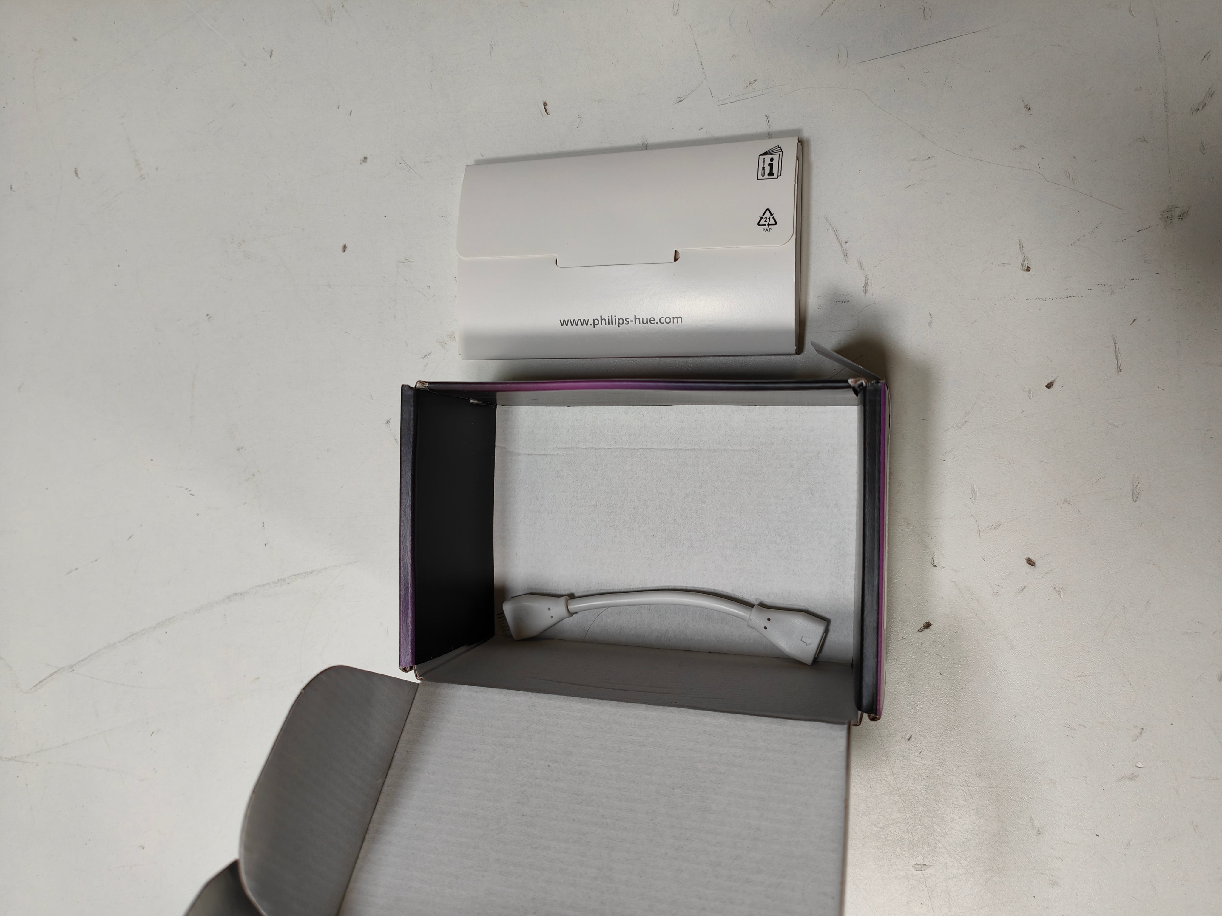 Bande lumineuse Philips Hue Plus White & Color Bluetooth 1 m - éteinte
