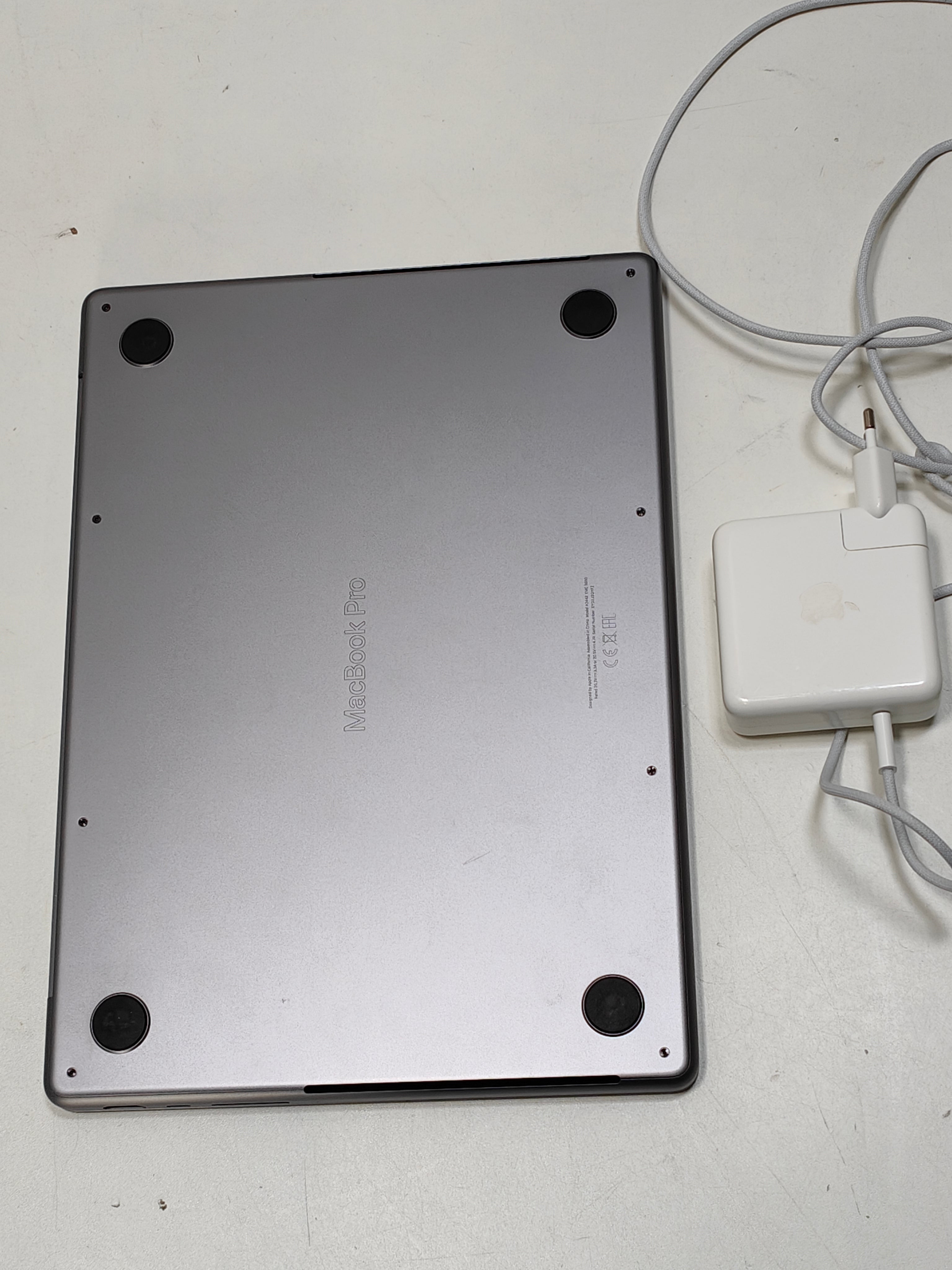 Apple MacBook Pro 14" (2021) M1 Pro (8/14) 16/1TB SG AZERTY
