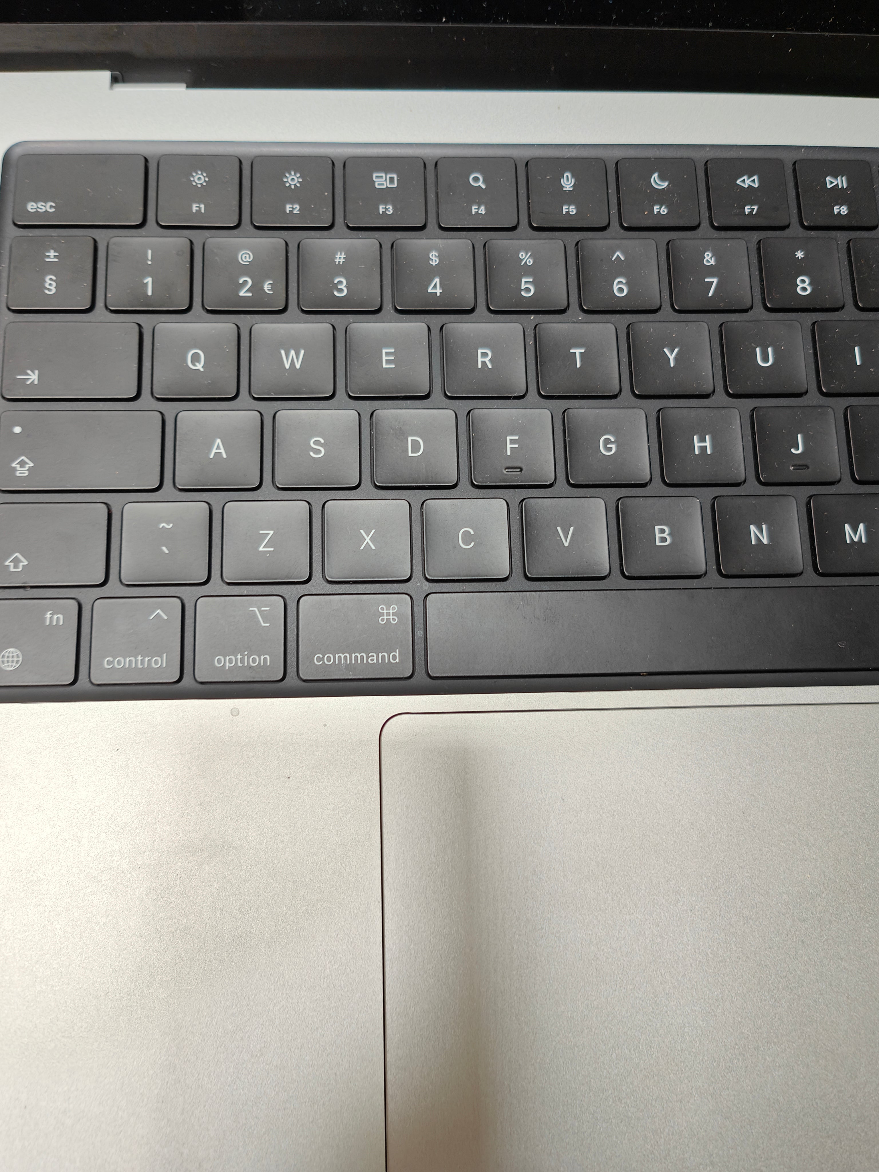 Apple MacBook Pro 14'' (2023) M3 (8/10) 8GB/512GB Silber QWERTY