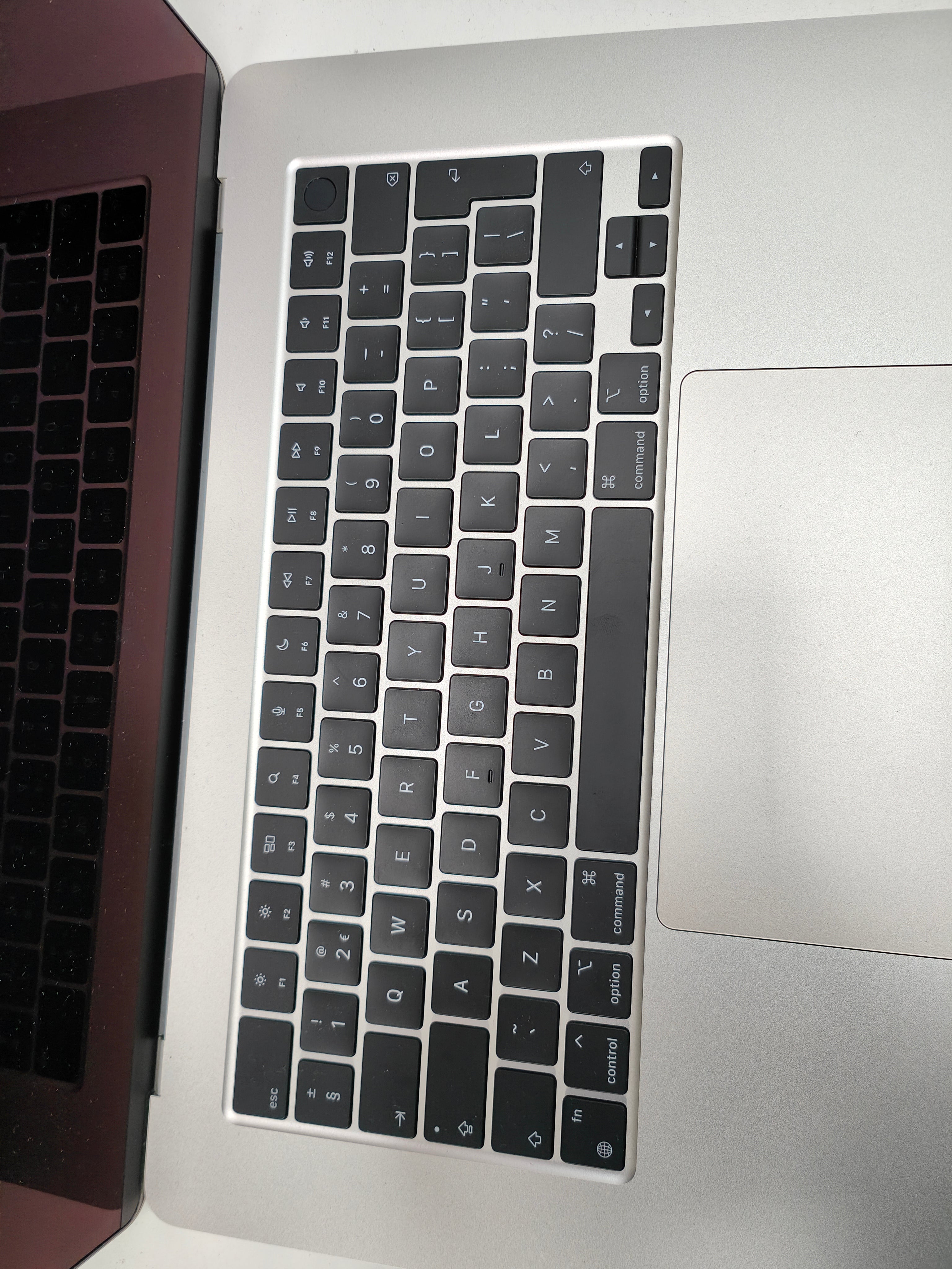 Apple MacBook Air 15" (2024) M3 (8/10) 8 Go/256 Go Starlight QWERTY