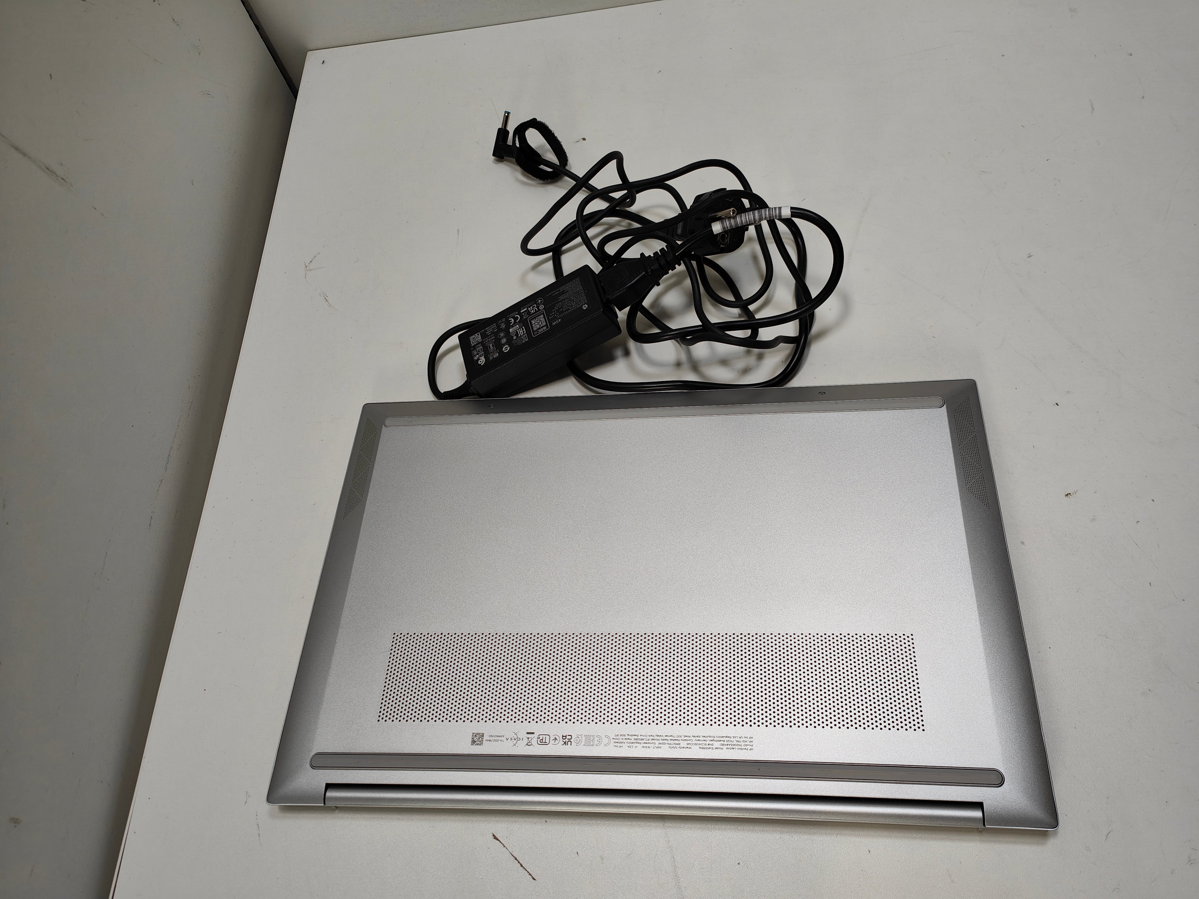 HP Pavilion 15-eh3056ng QWERTZ