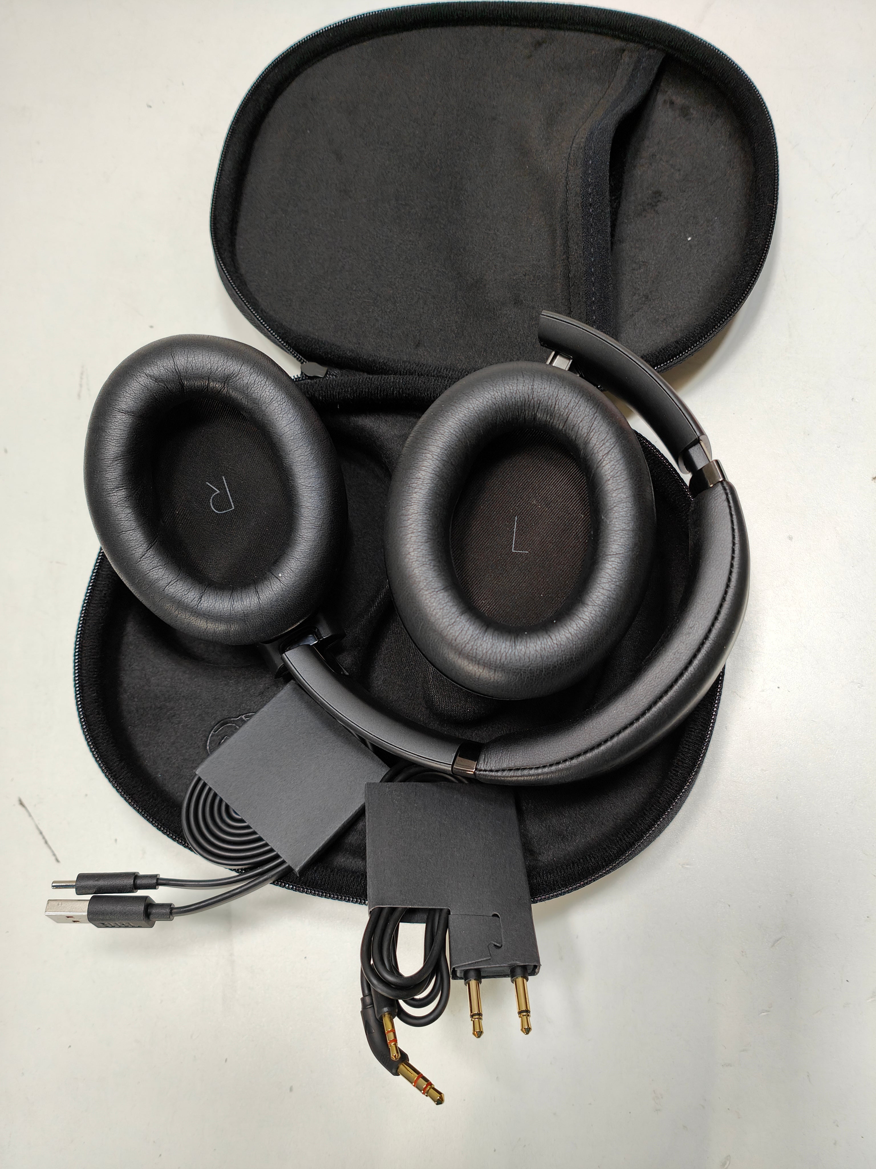 JBL TOUR ONE M2 Schwarz