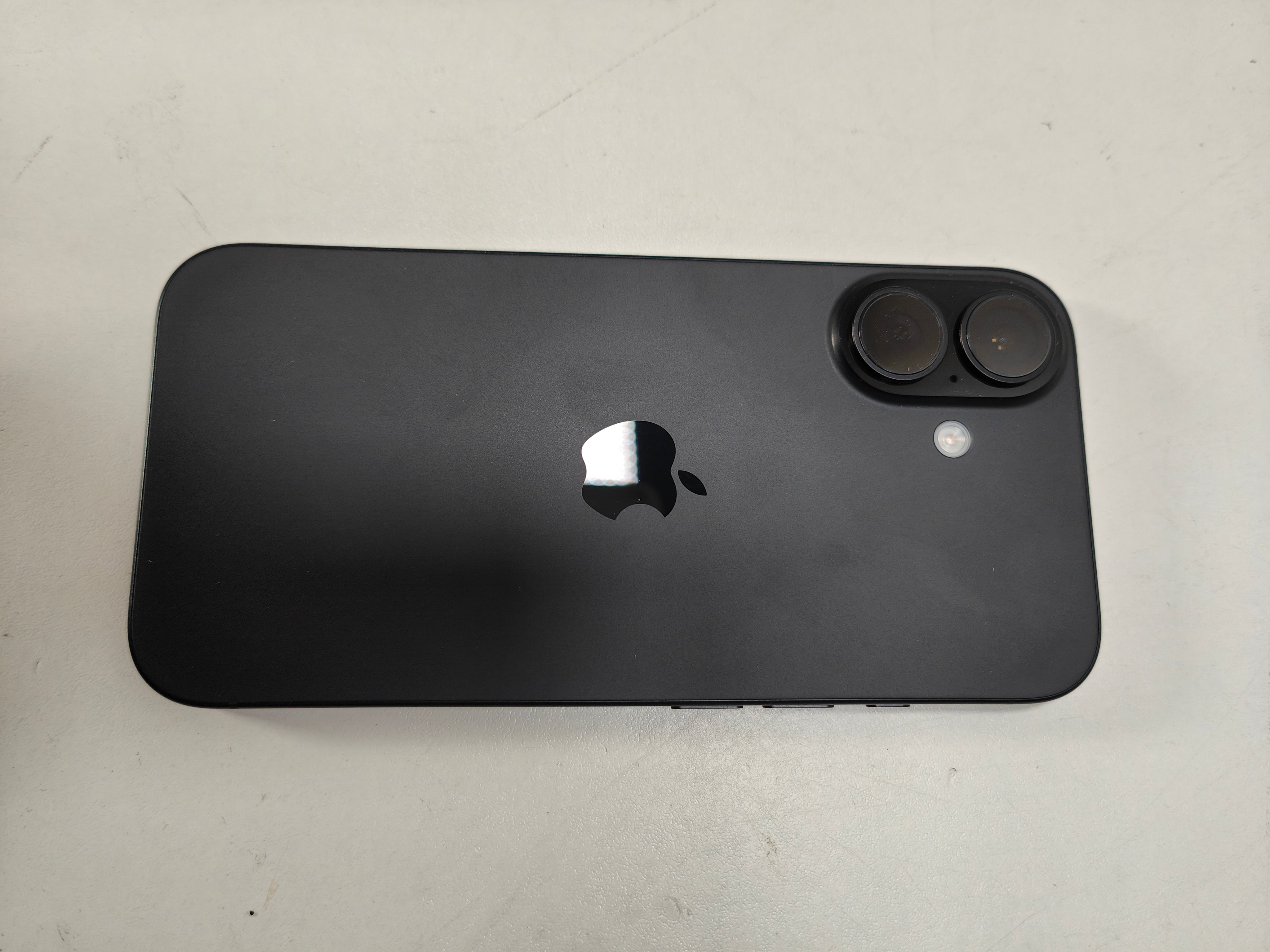 Apple iPhone 16 256GB Noir