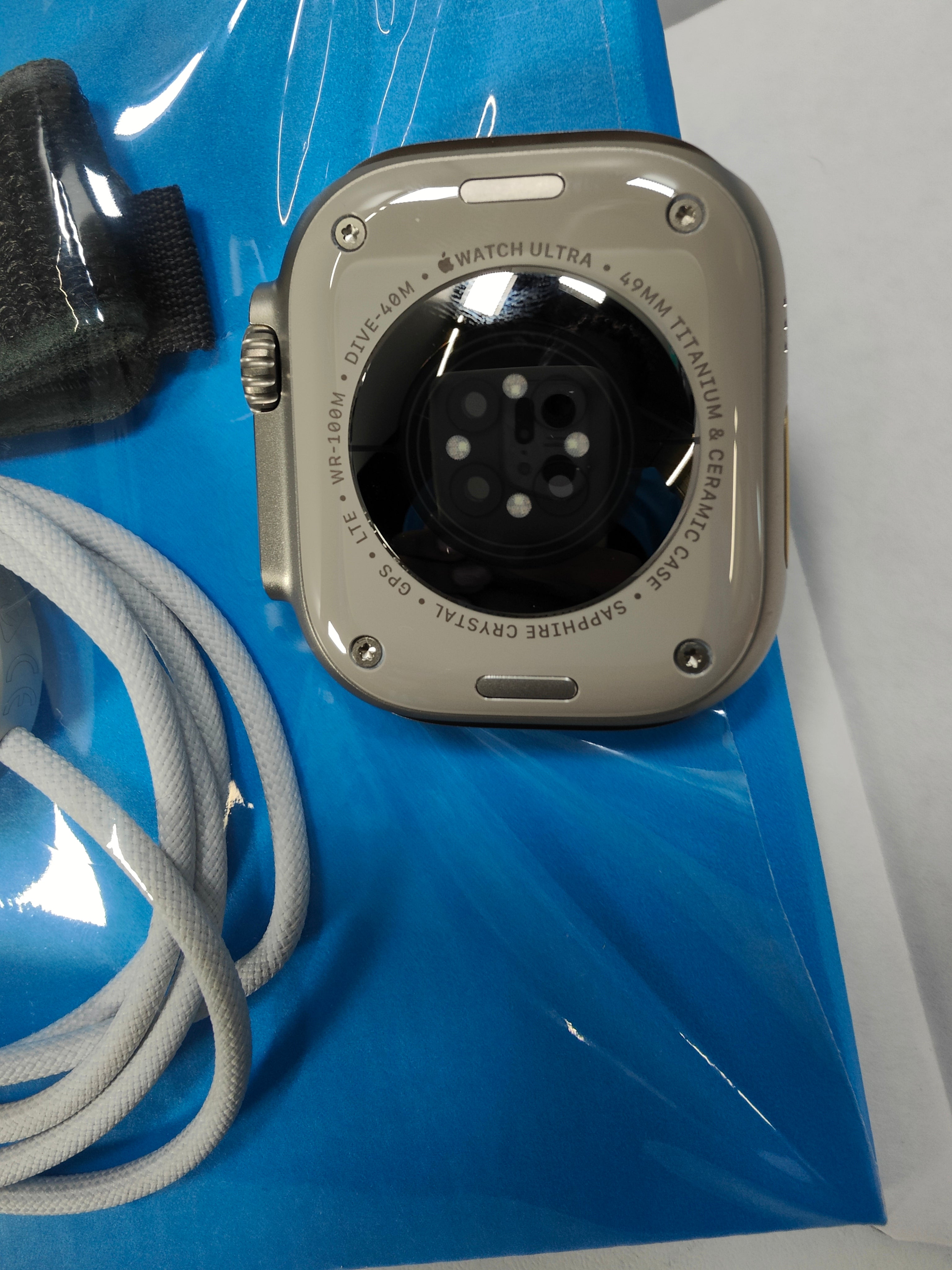 Apple Watch Ultra 2 4G 49mm Zilver Trail Band Zwart/Blauw