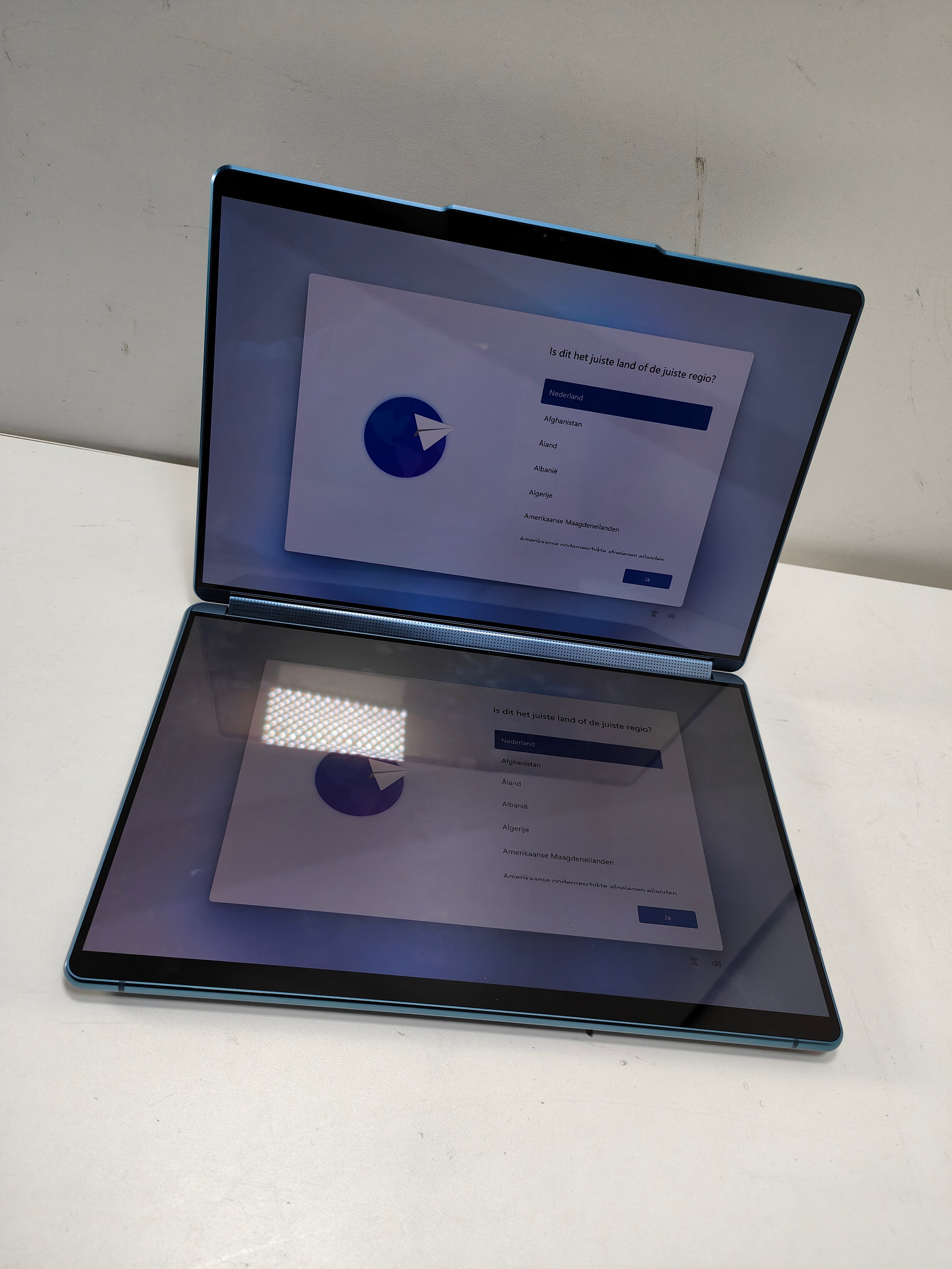 Lenovo Yoga Book 9 83FF002WMH QWERTY