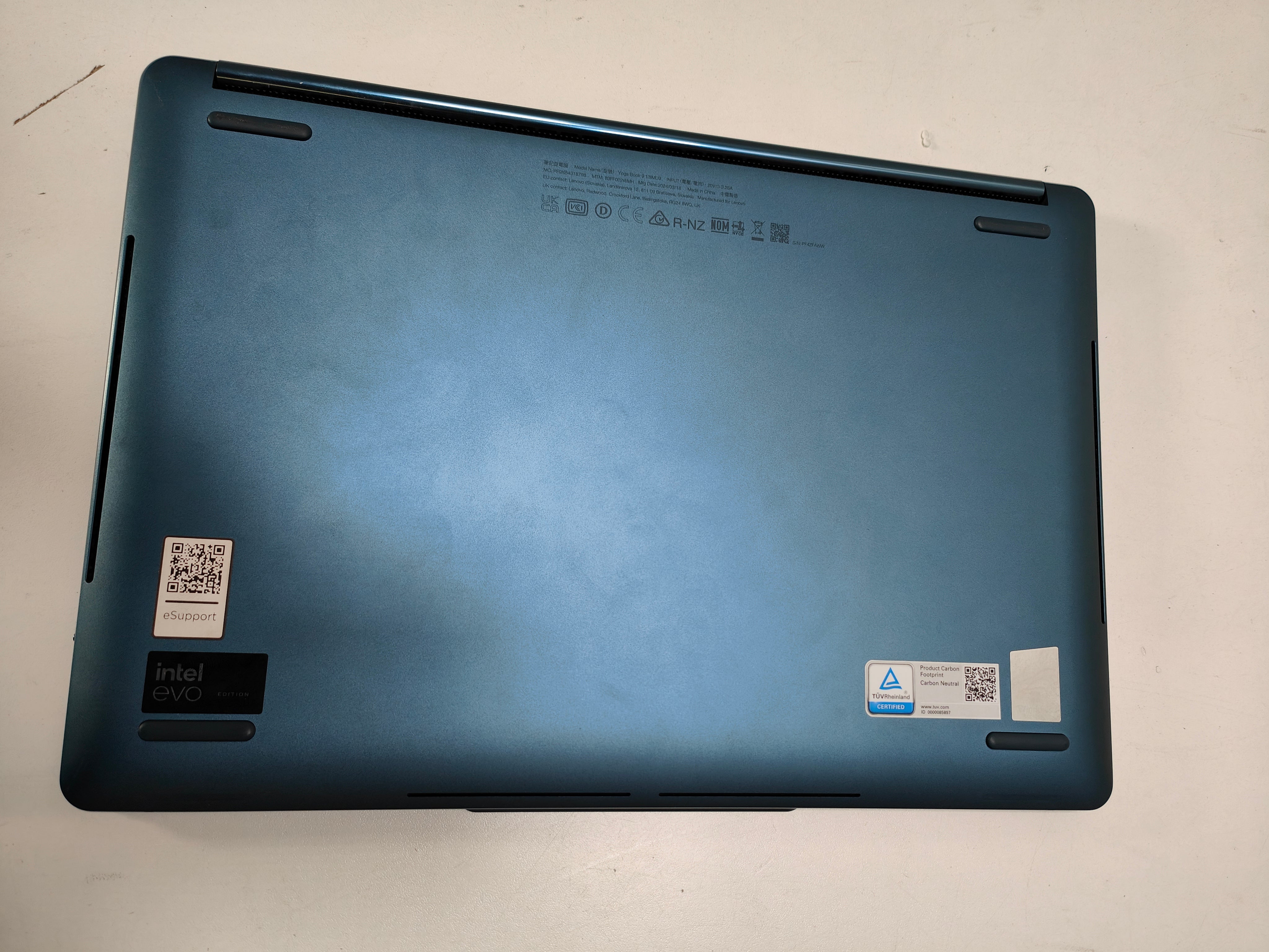 Lenovo Yoga Book 9 83FF002WMH QWERTY