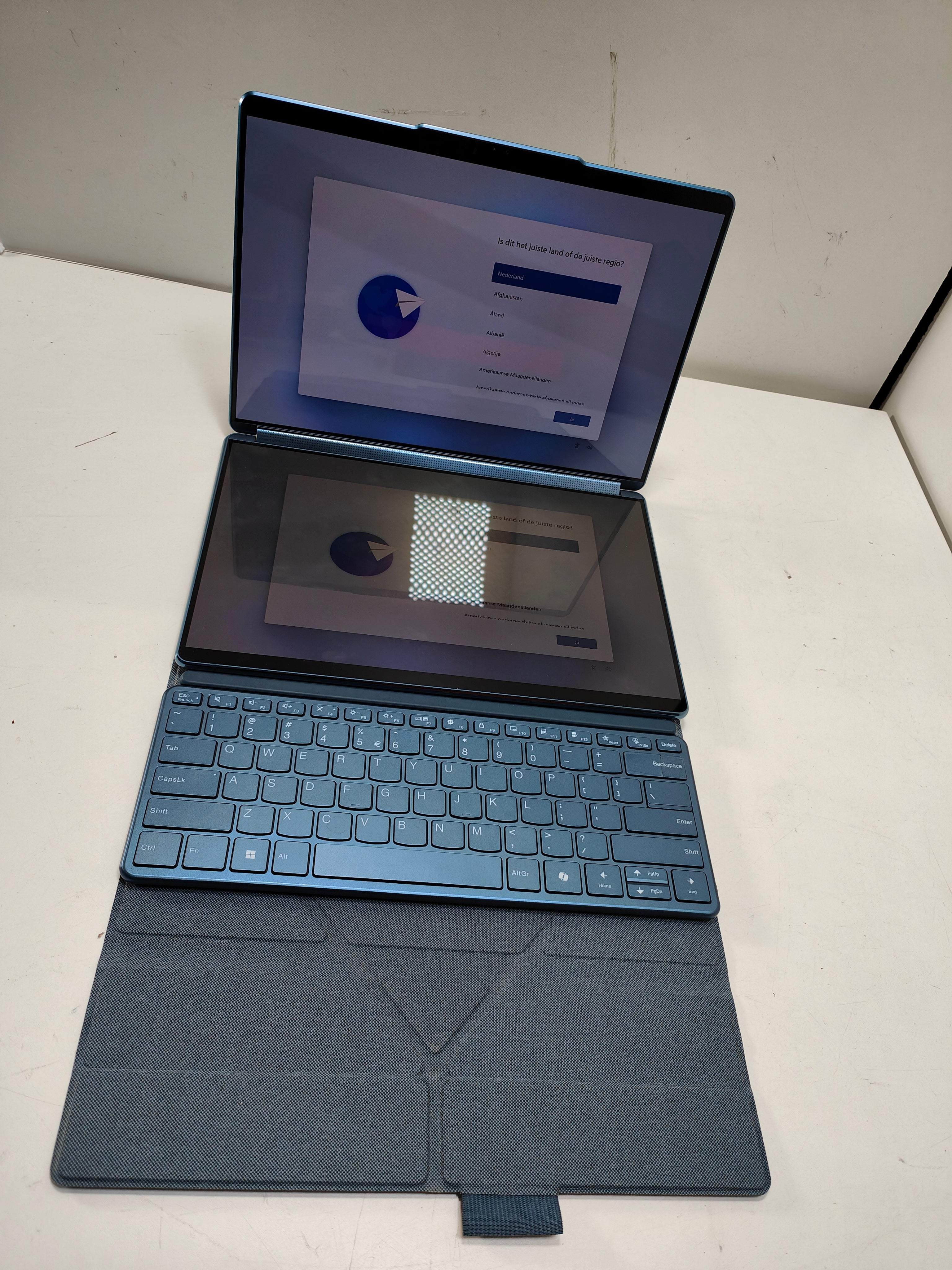 Lenovo Yoga Book 9 83FF002WMH QWERTY