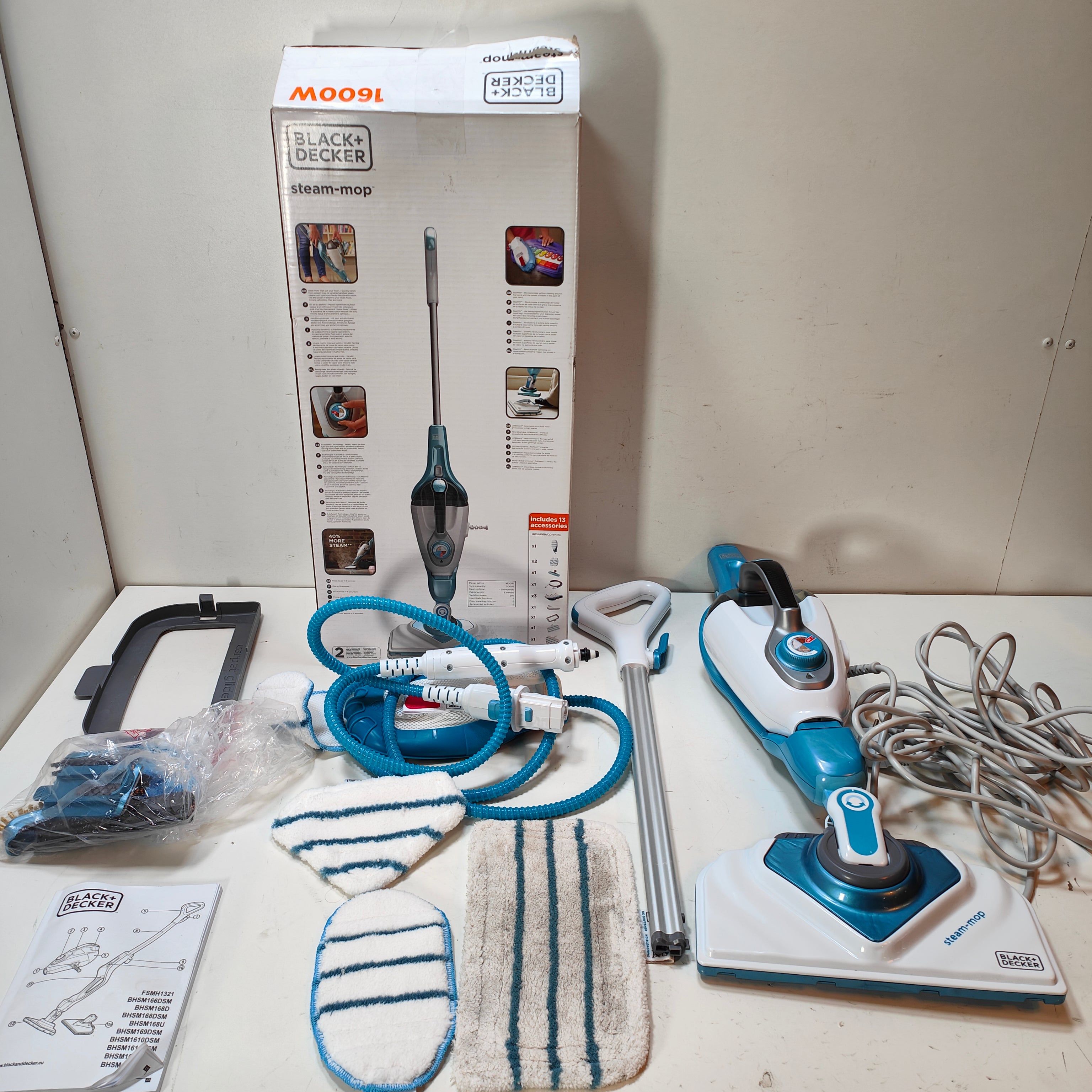 BLACK+DECKER 1600W Steam-mop 15 accessoires