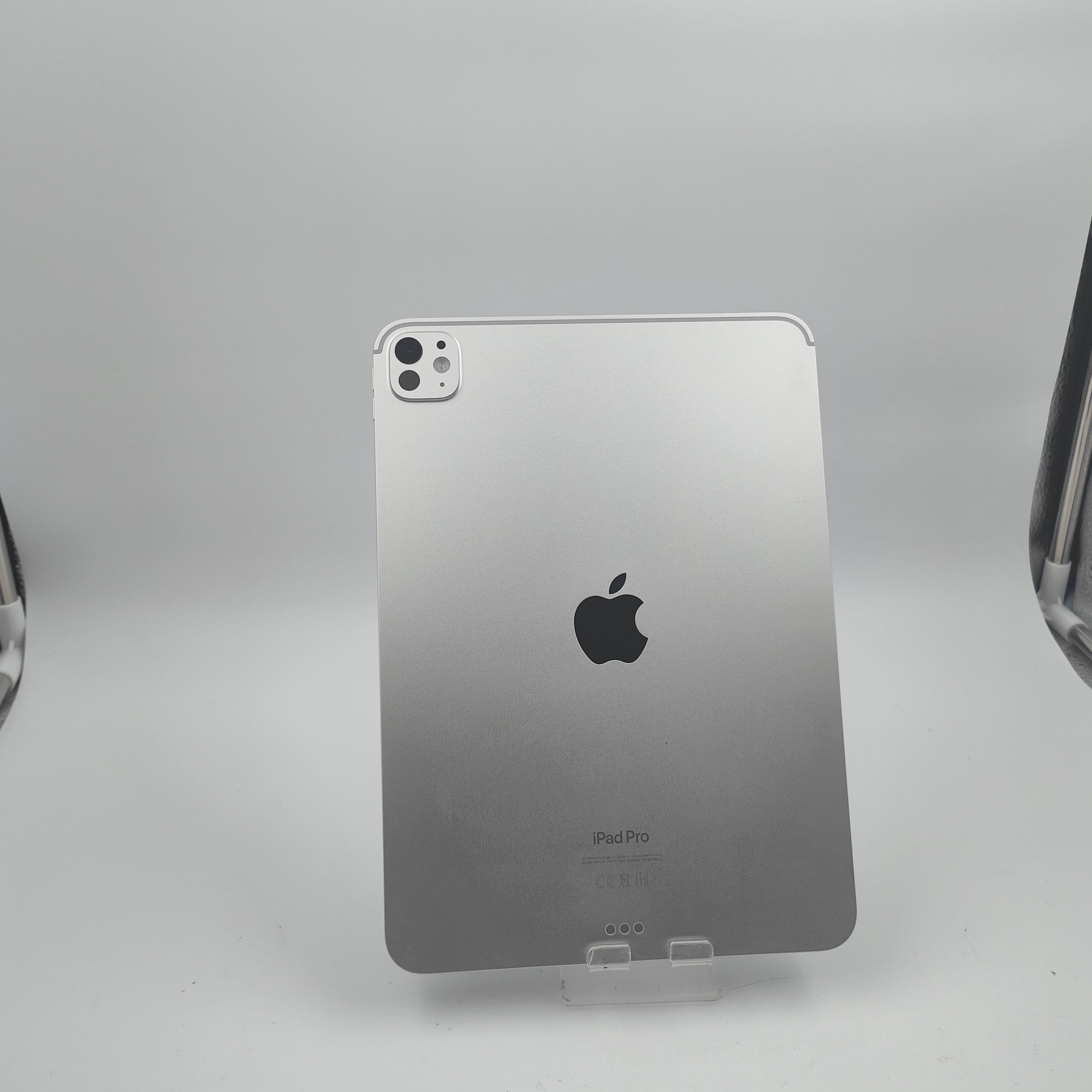 Apple iPad Pro (2024) 11 Zoll 256 GB WLAN Silber