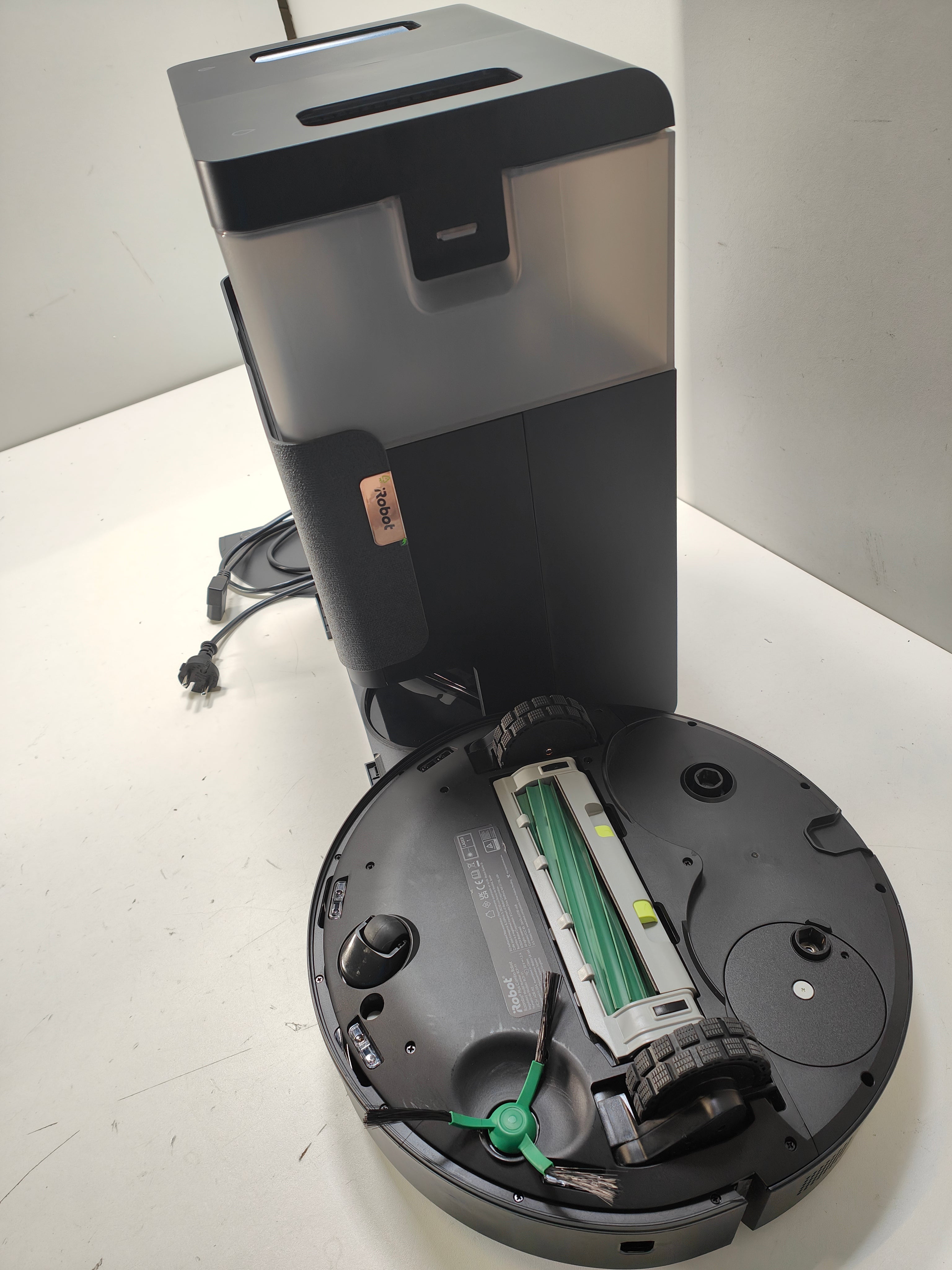iRobot Plus 505 Combo Robot + Autowash Dock Black
