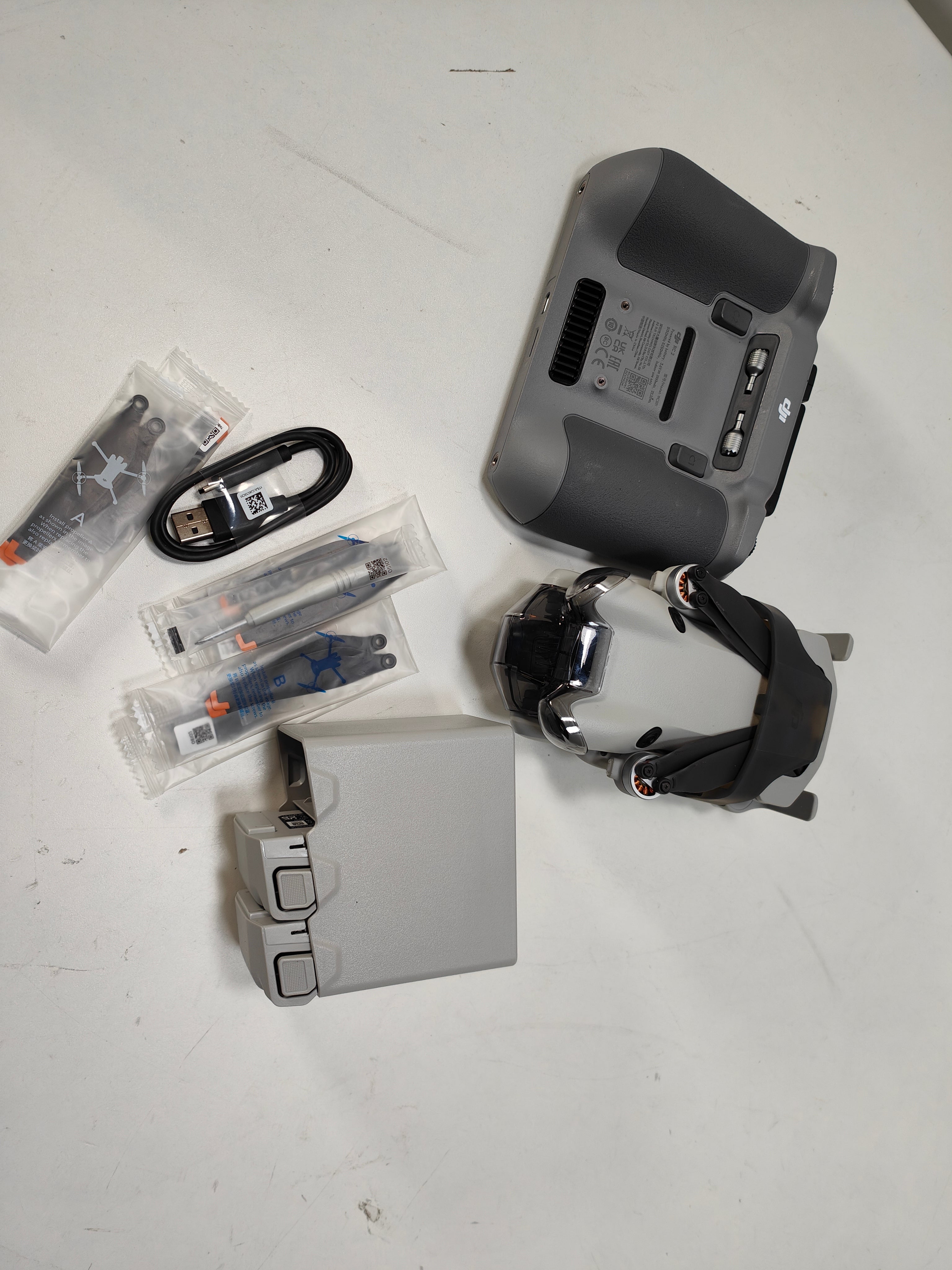 DJI Mini 4 Pro SC2 Fly More Kombi