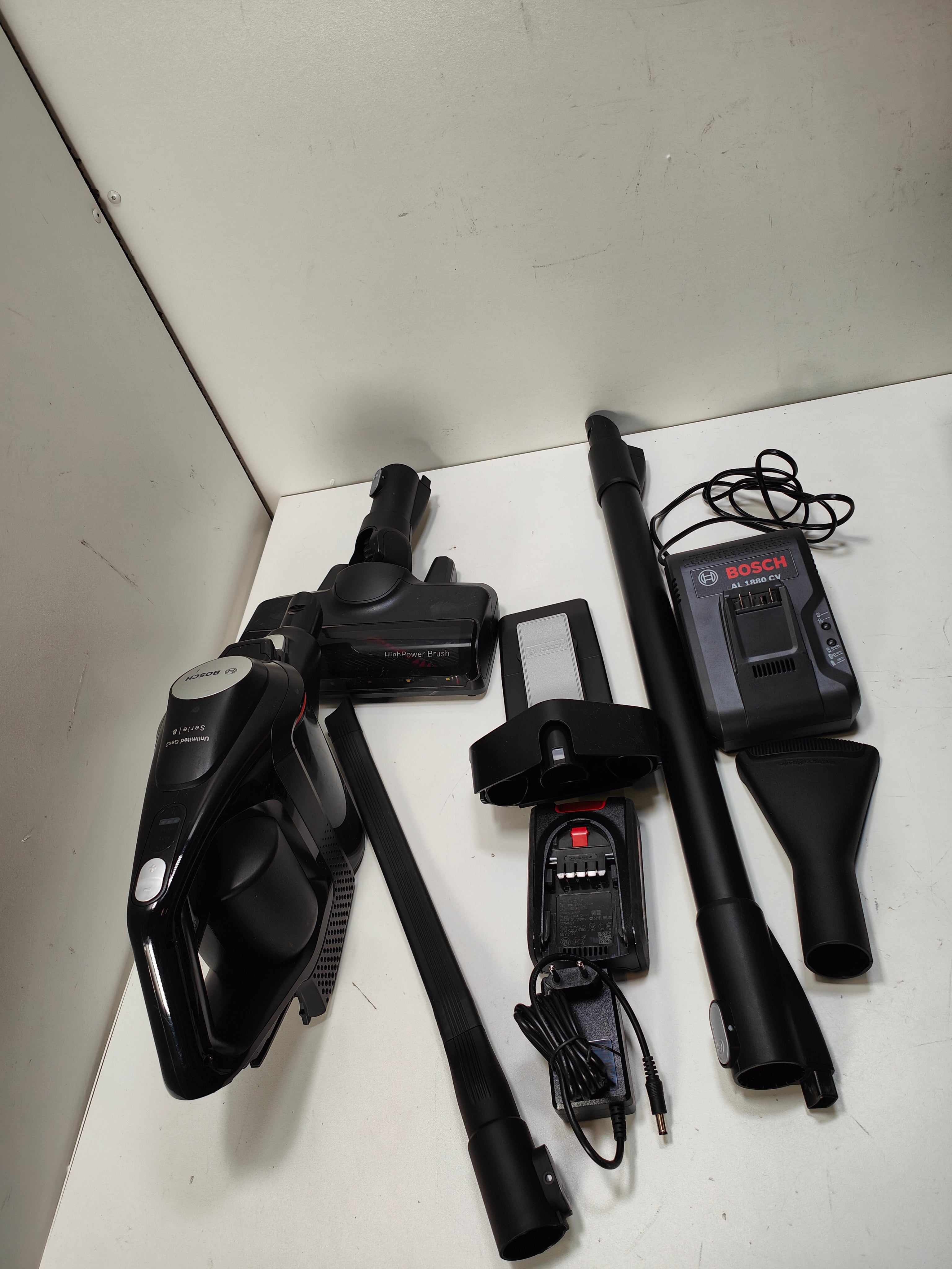 Bosch Unlimited Serie 8 Gen2 BCS82BL24