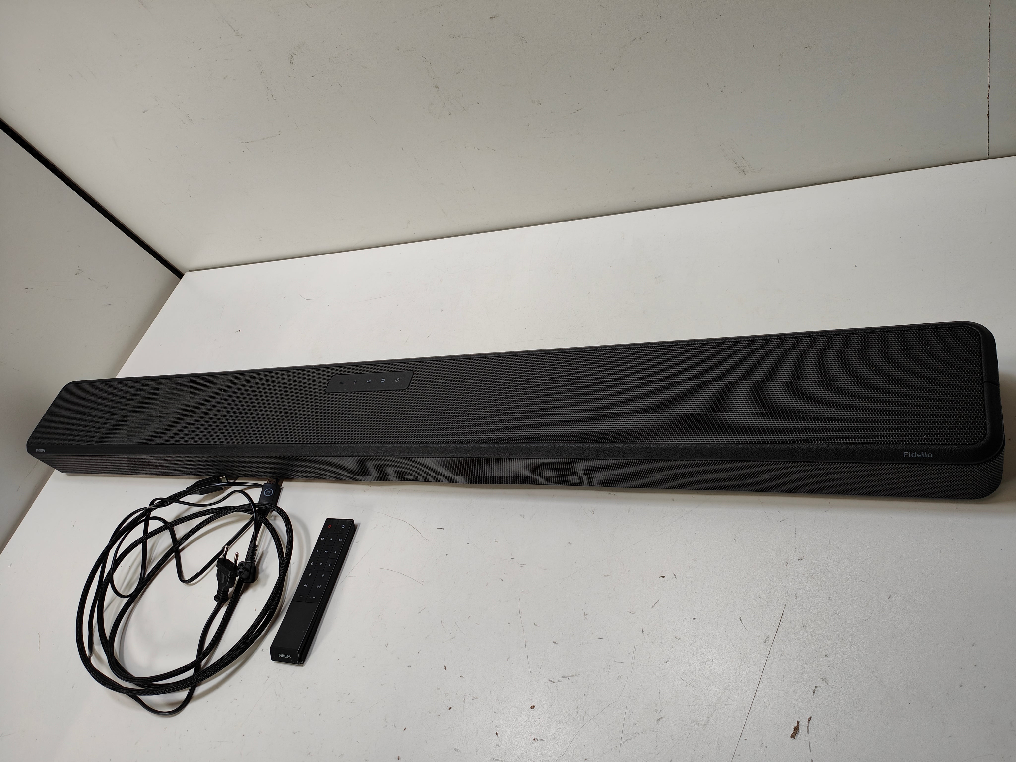 Philips Fidelio FB1 soundbar
