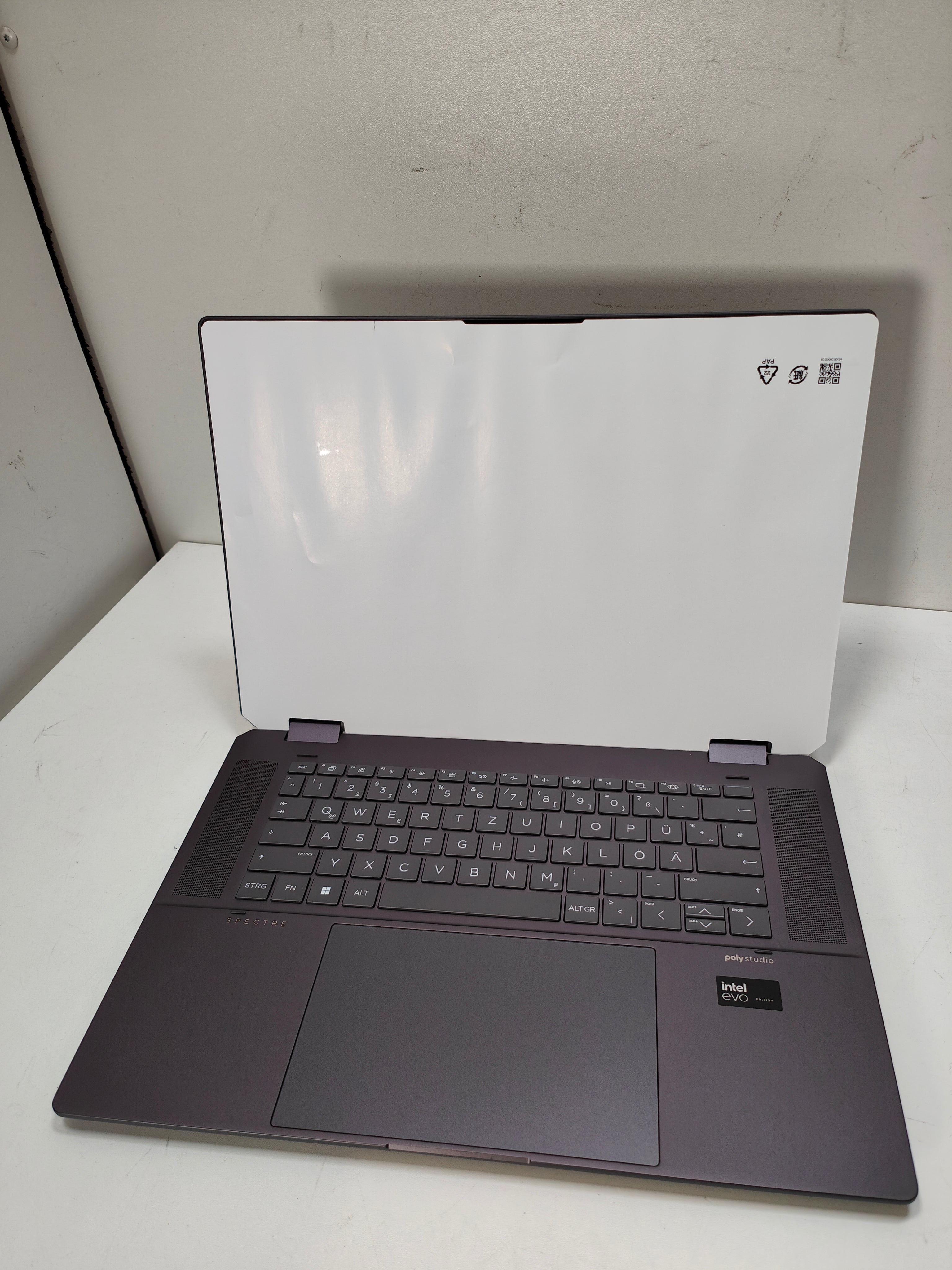 HP Spectre x360 16-aa0074ng QWERTZ