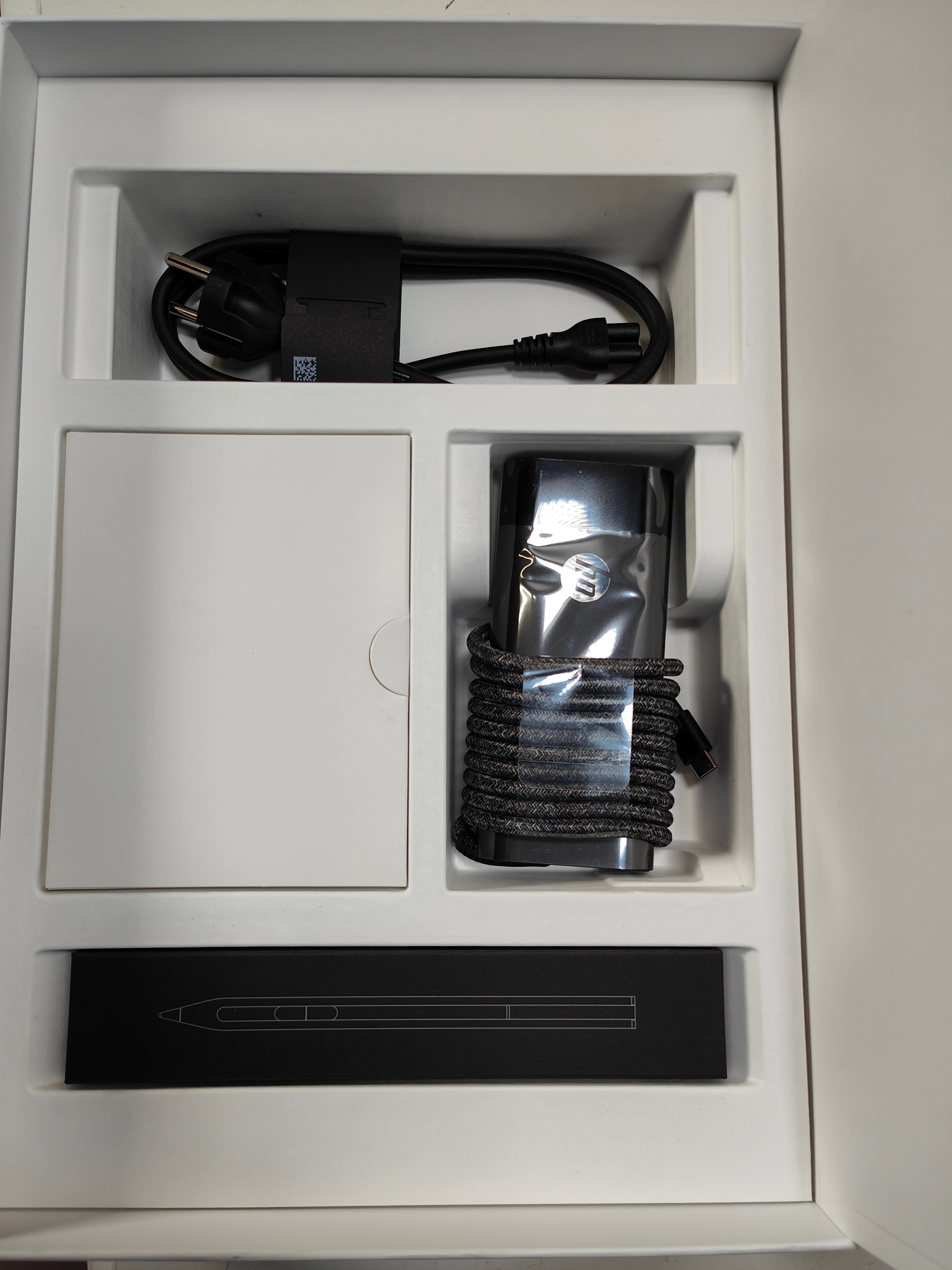 HP Spectre x360 16-aa0074ng QWERTZ