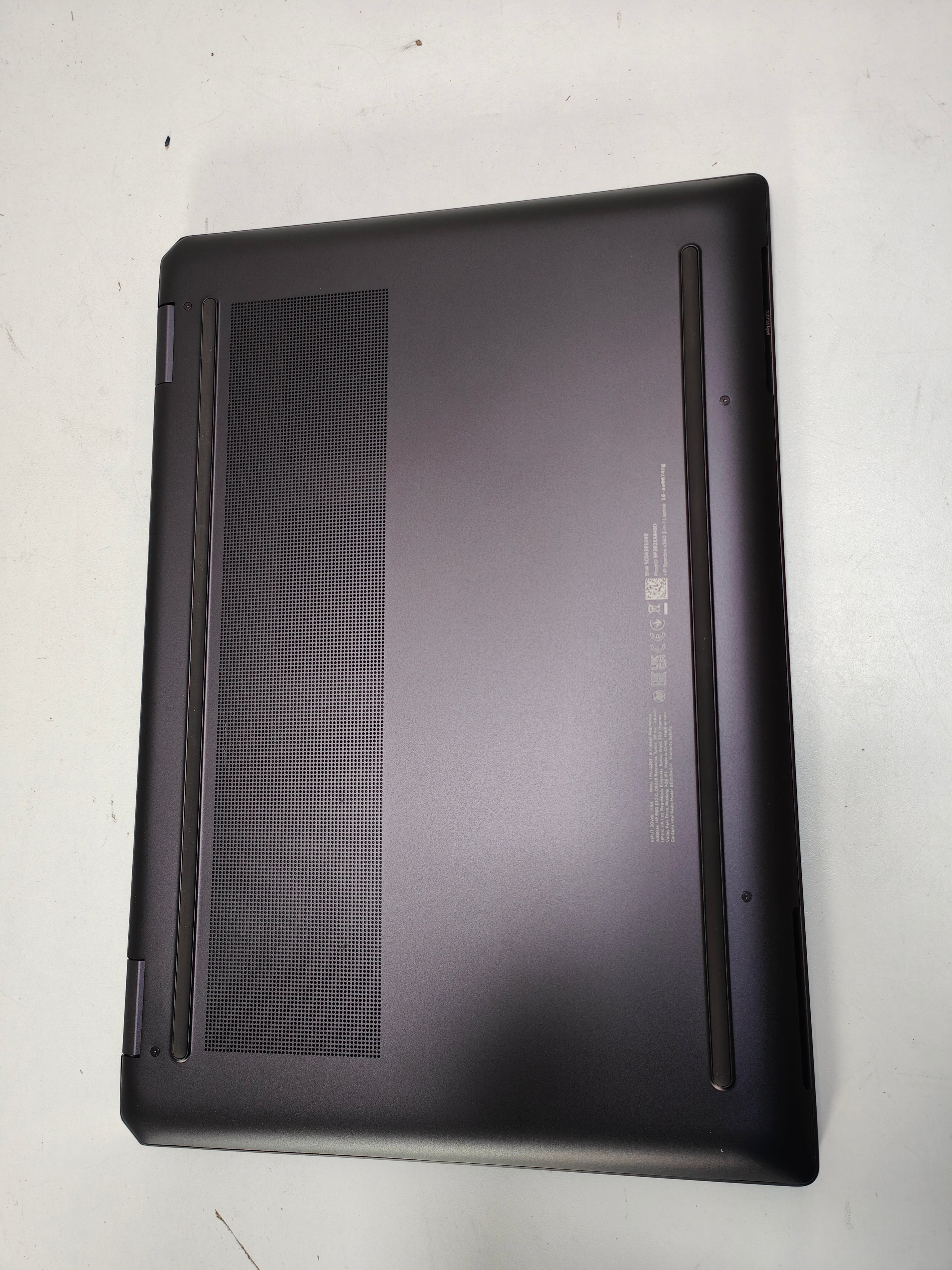 HP Spectre x360 16-aa0074ng QWERTZ