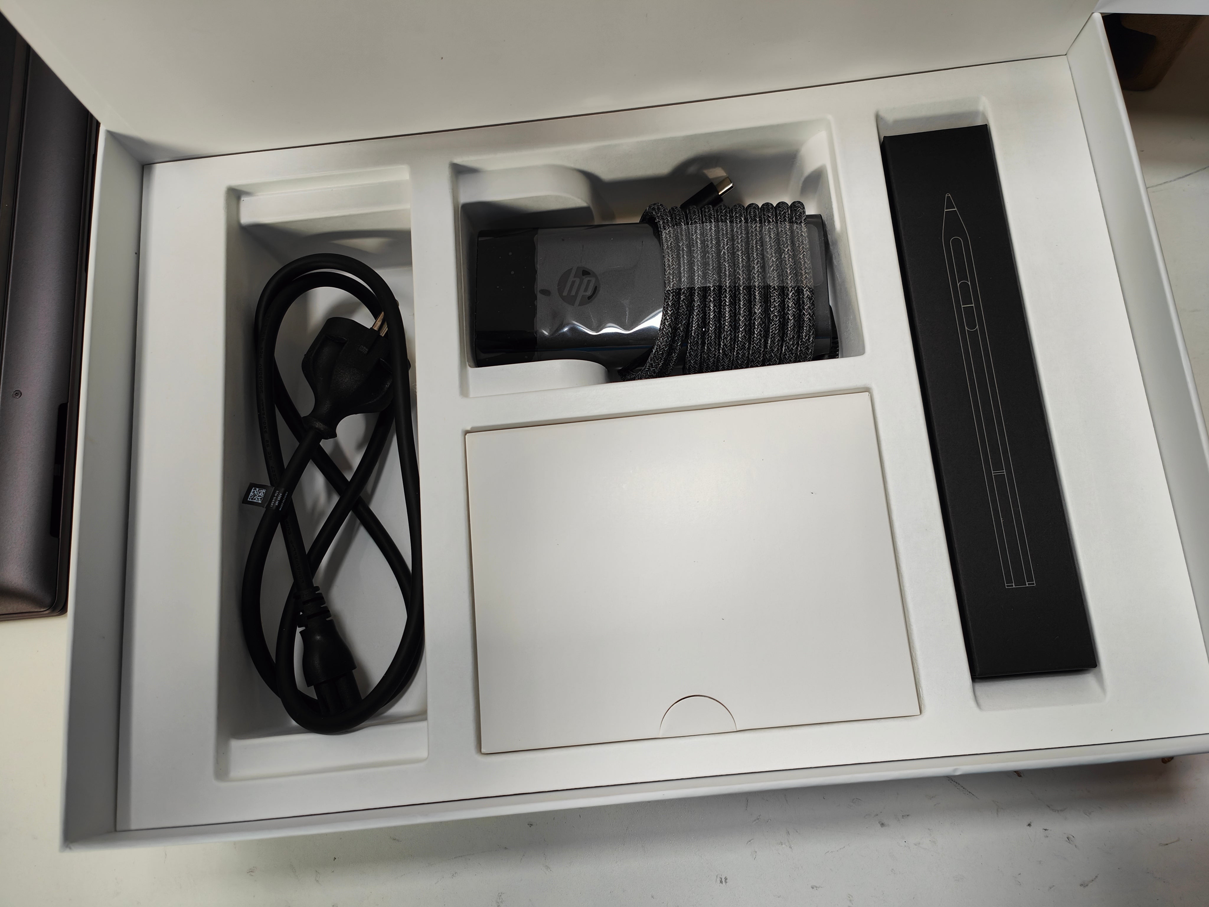 HP Spectre x360 16-aa0074ng QWERTZ