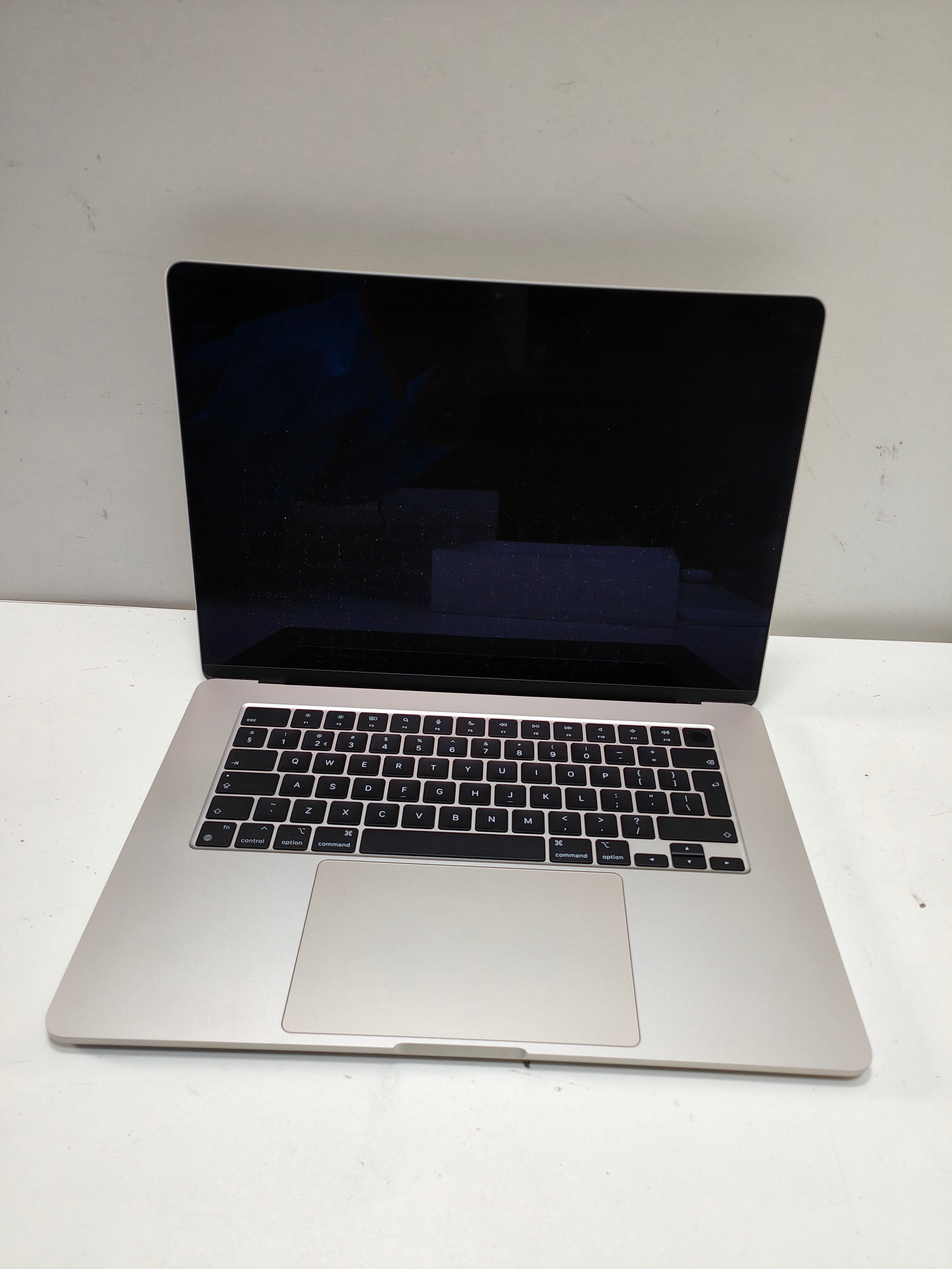 Apple MacBook Air 15" (2024) M3 (8/10) 8GB/256GB Sterrenlicht QWERTY