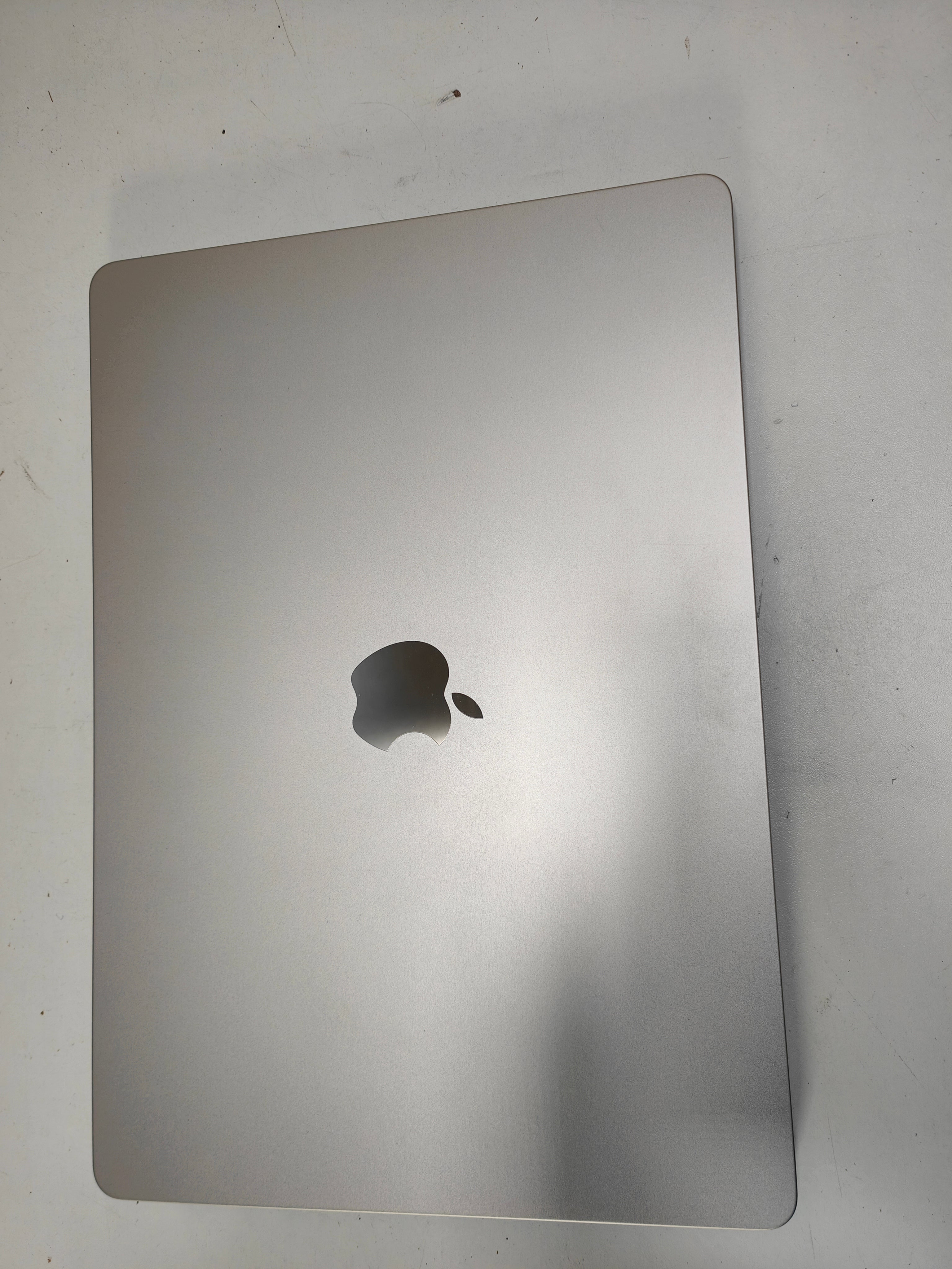 Apple MacBook Air 15" (2024) M3 (8/10) 8GB/256GB Sterrenlicht QWERTY