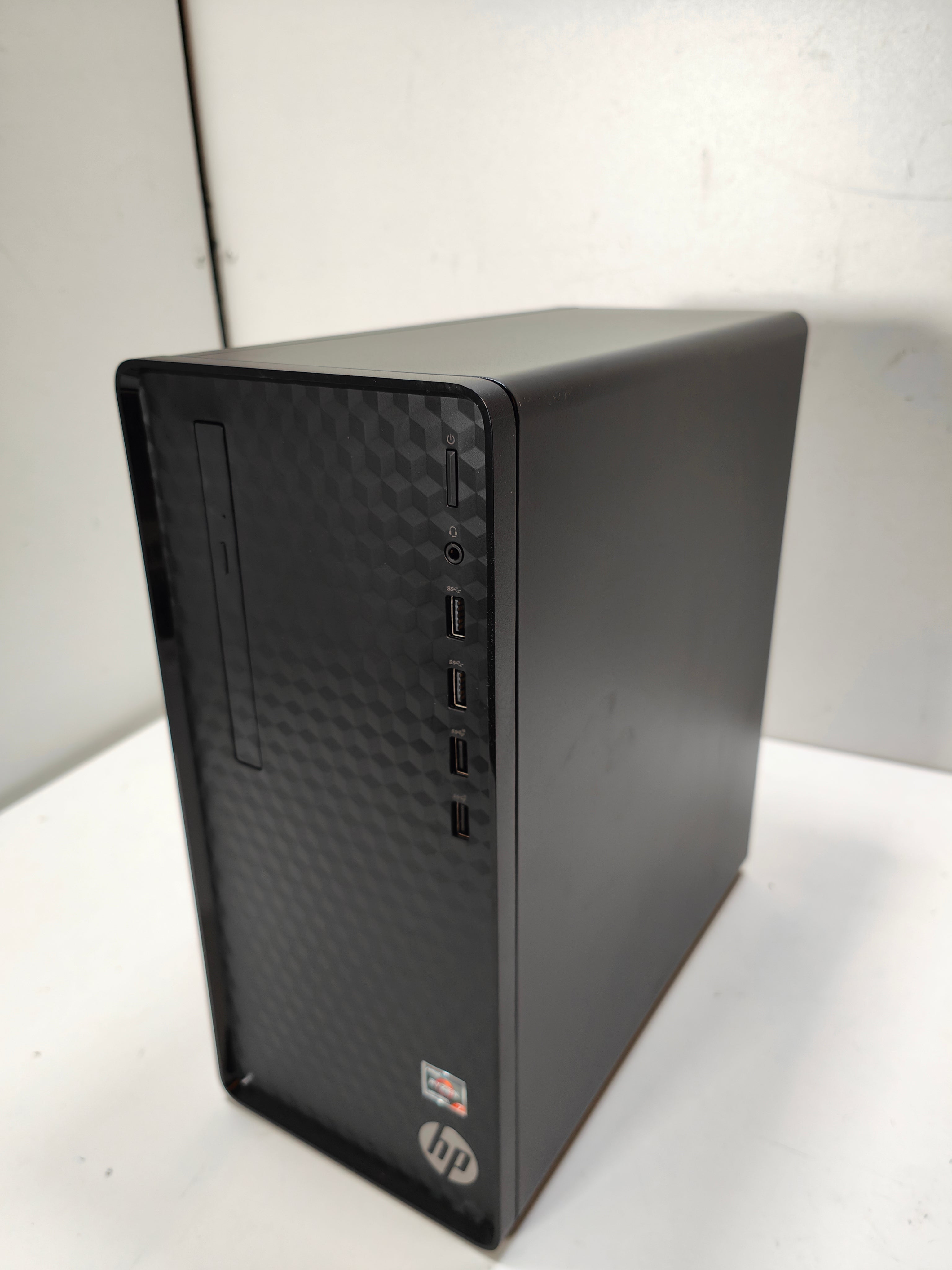 HP M01-F3001ng Desktop PC Black