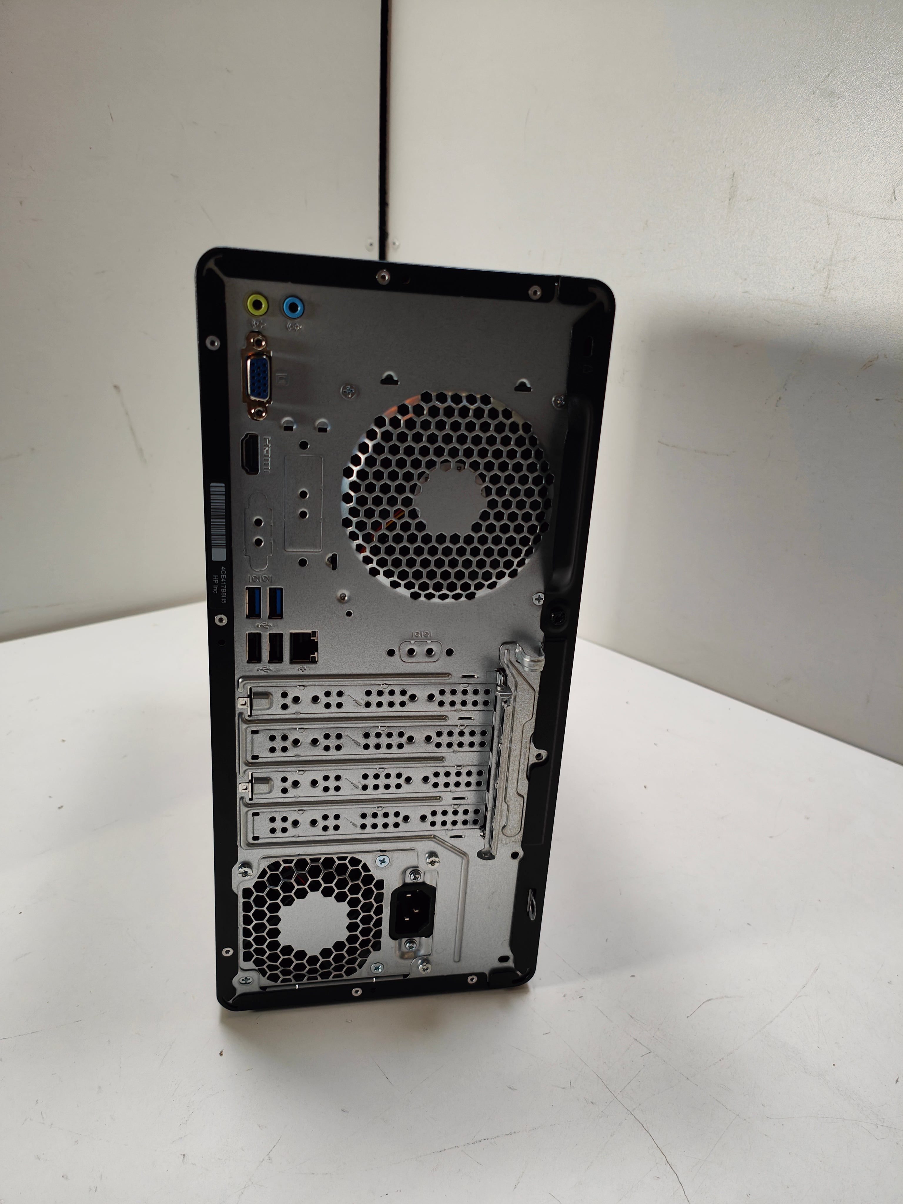 HP M01-F3001ng Desktop PC Black