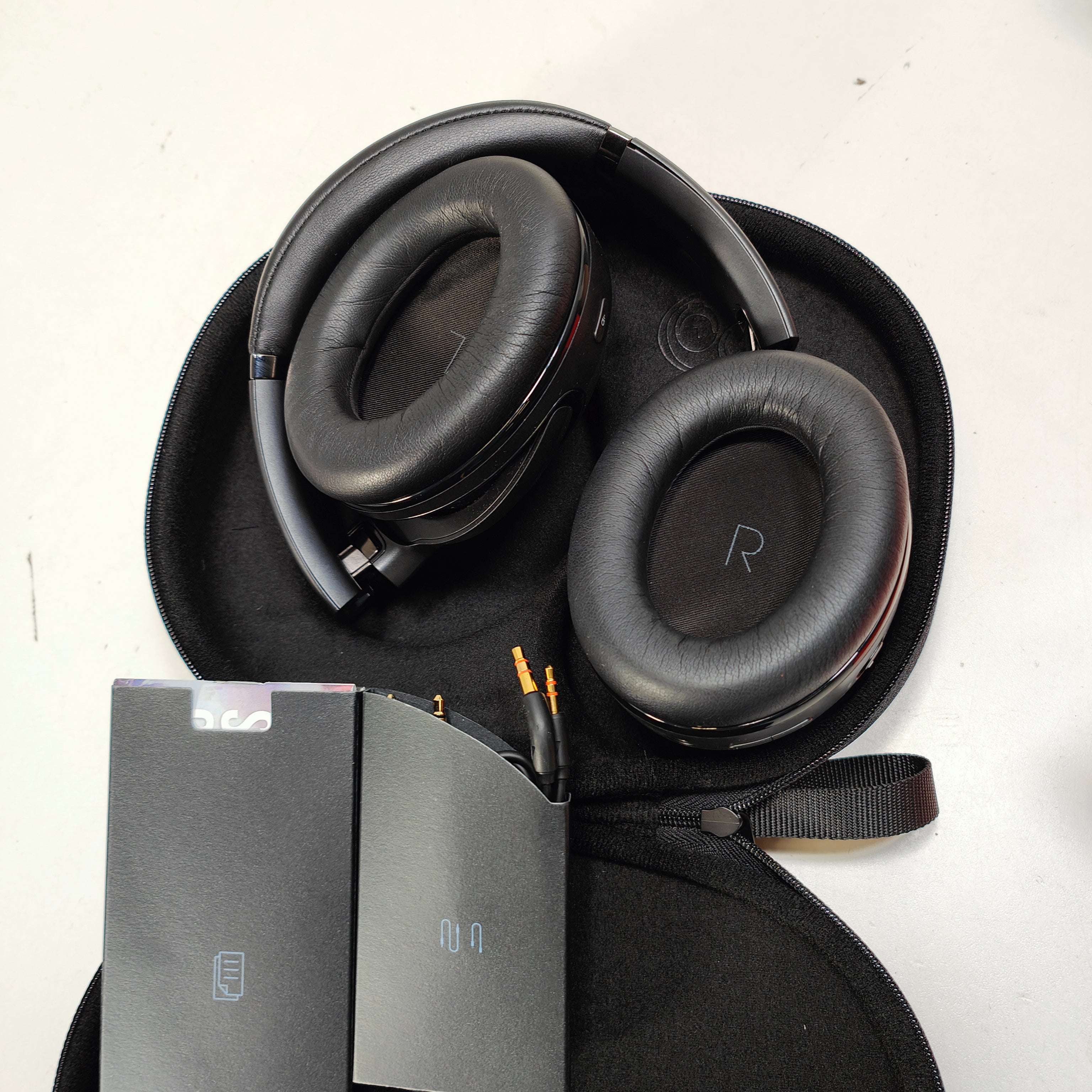 JBL TOUR ONE M2 Black