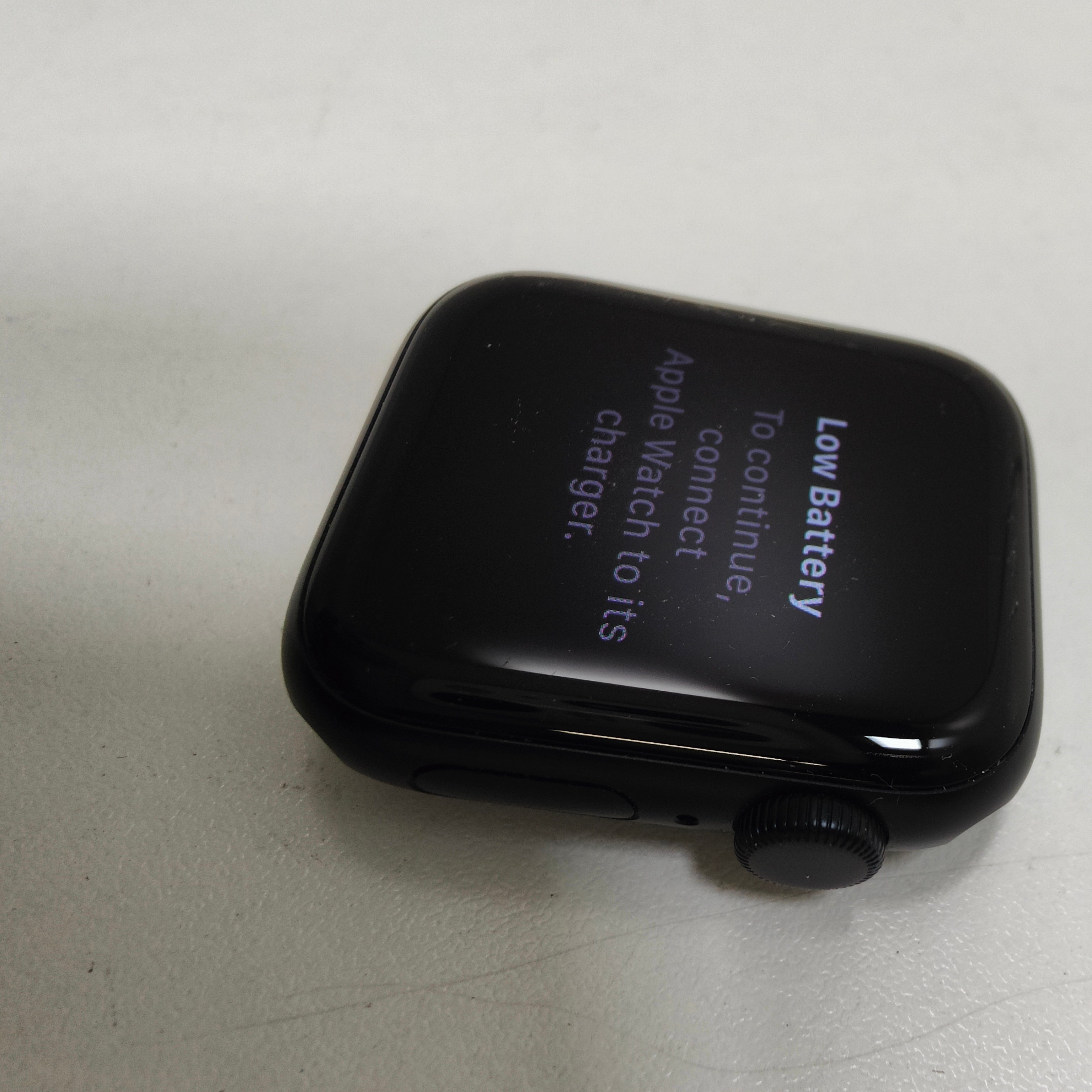 Apple Watch SE (2024) 40mm Midnight Sport Loop