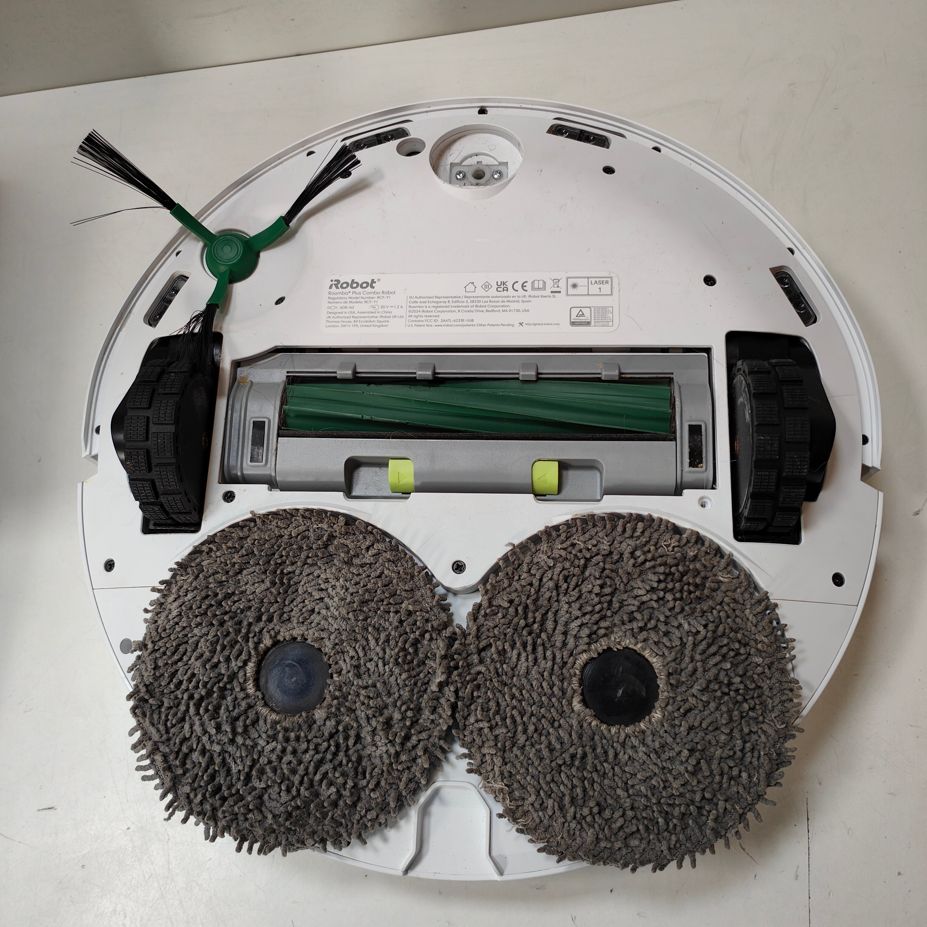 iRobot Roomba Plus 405 Combo Robot + Station de lavage automatique blanche