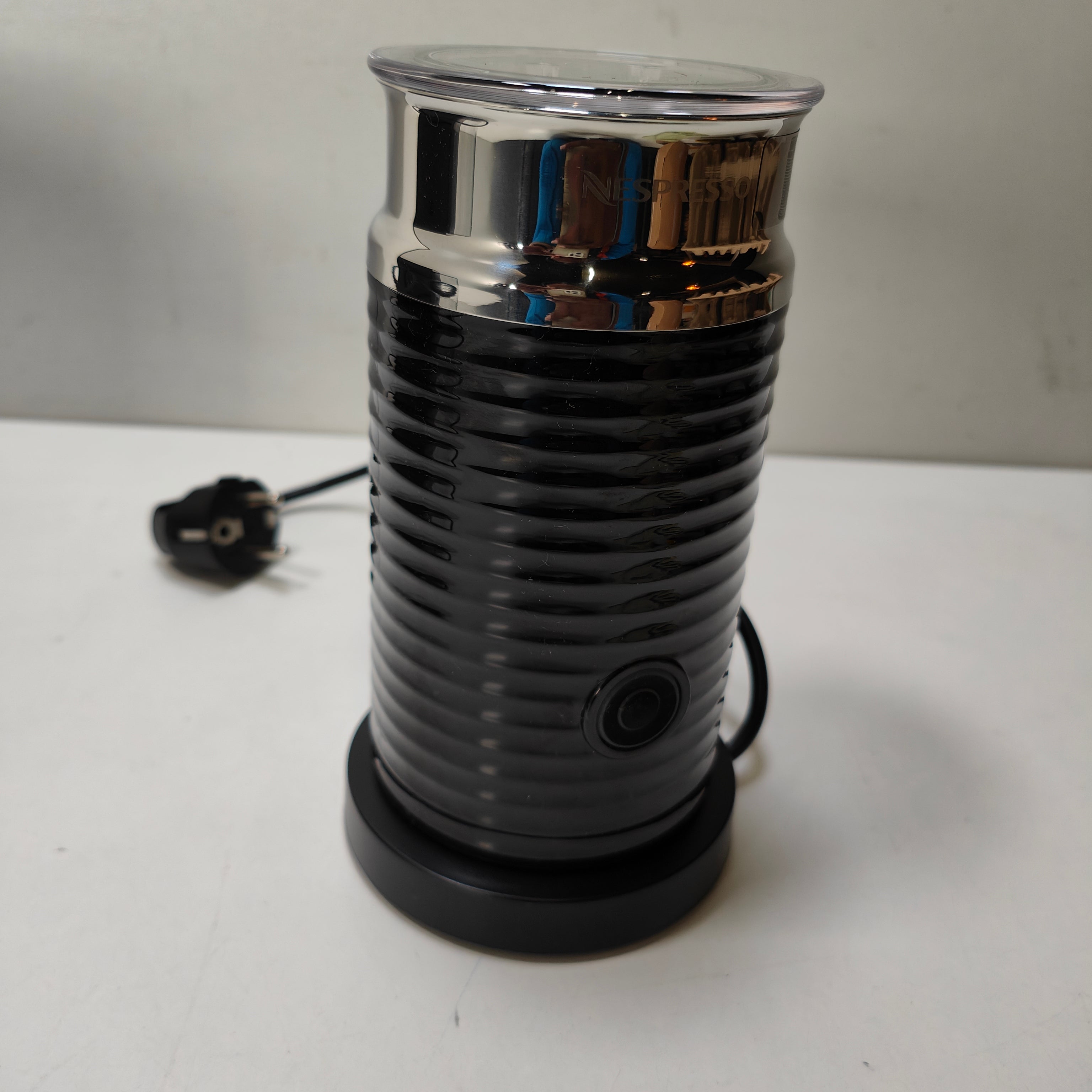 Krups Nespresso Essenza Mini XN1118 Noir + Mousseur à lait