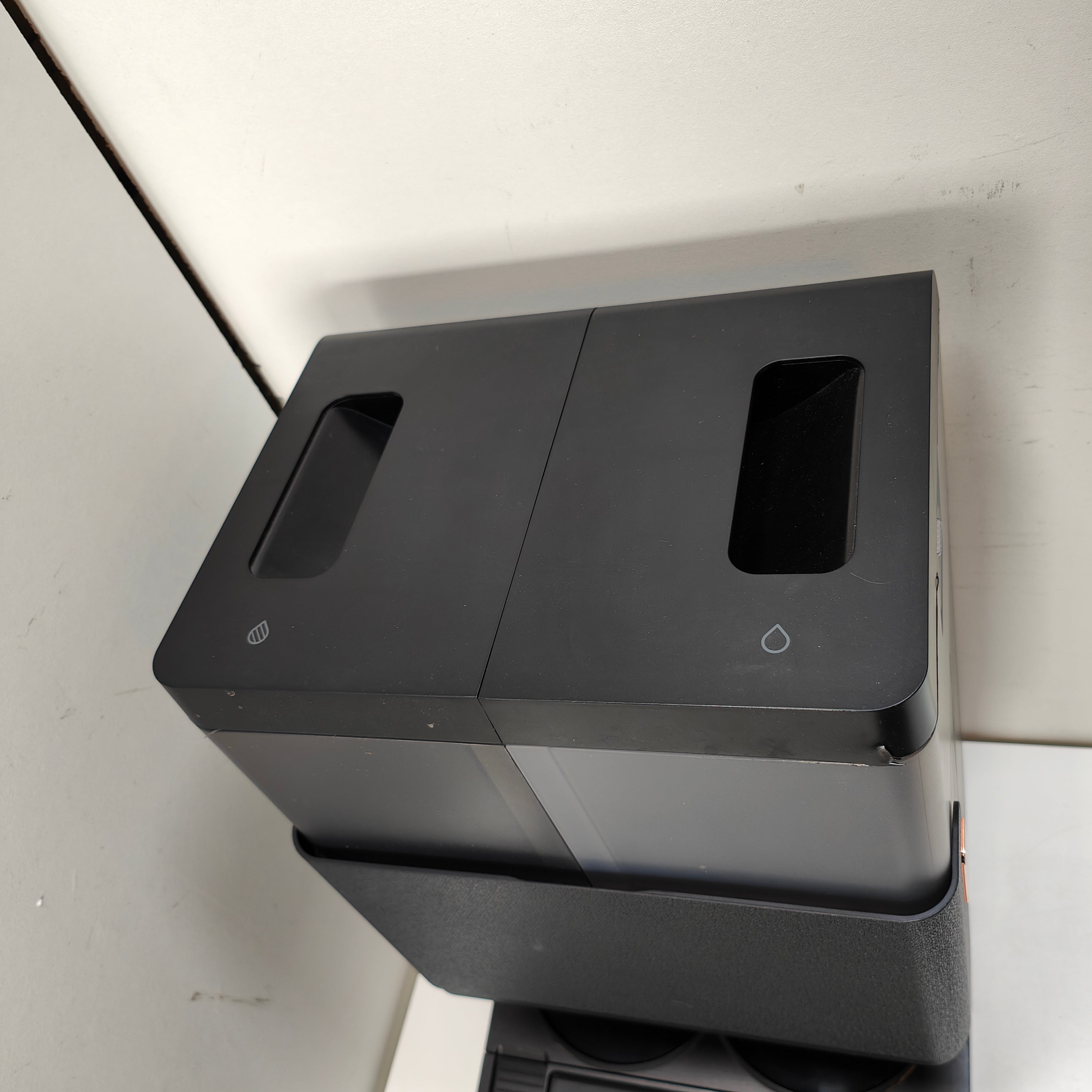 iRobot Roomba Plus 505 + Black