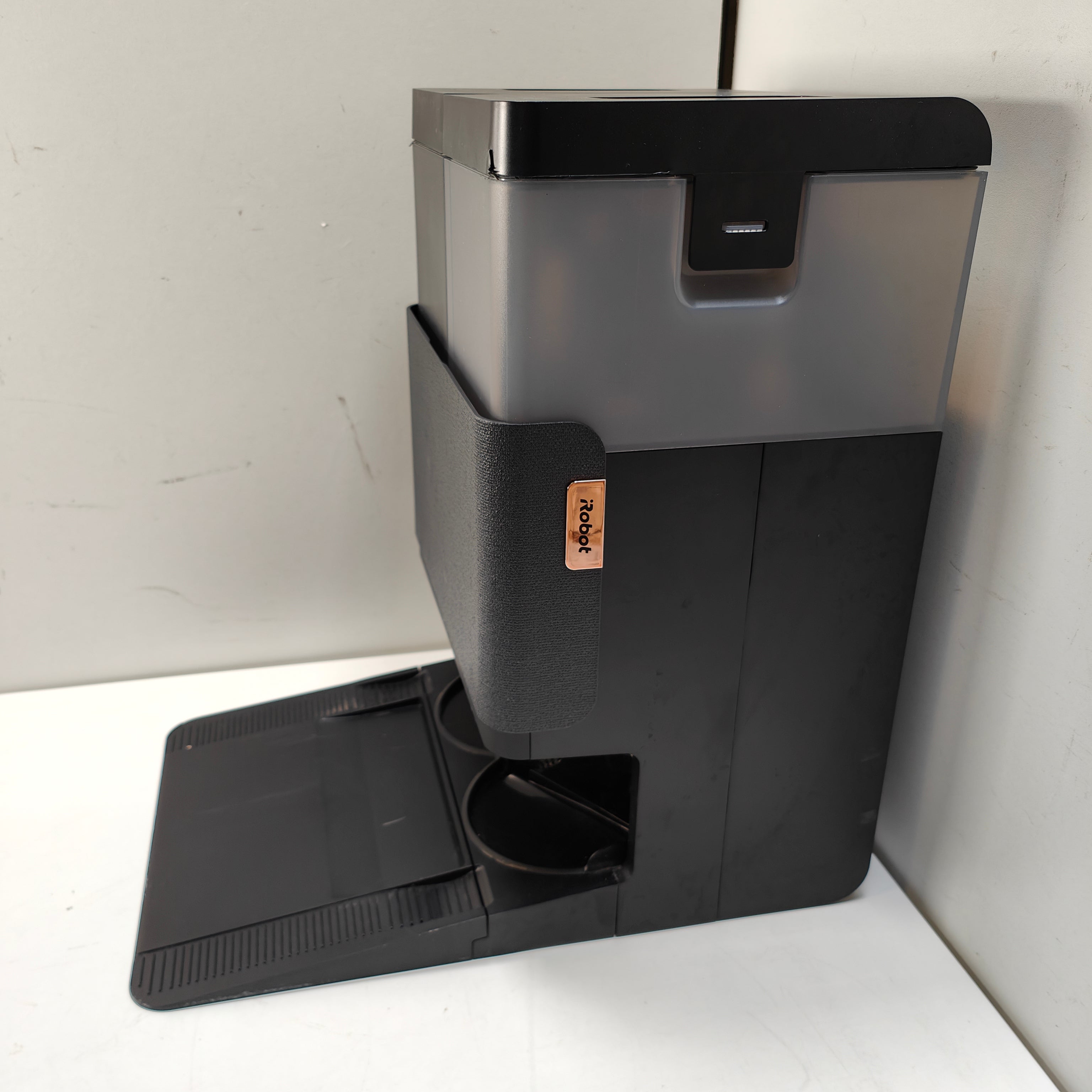 iRobot Roomba Plus 505 + Black