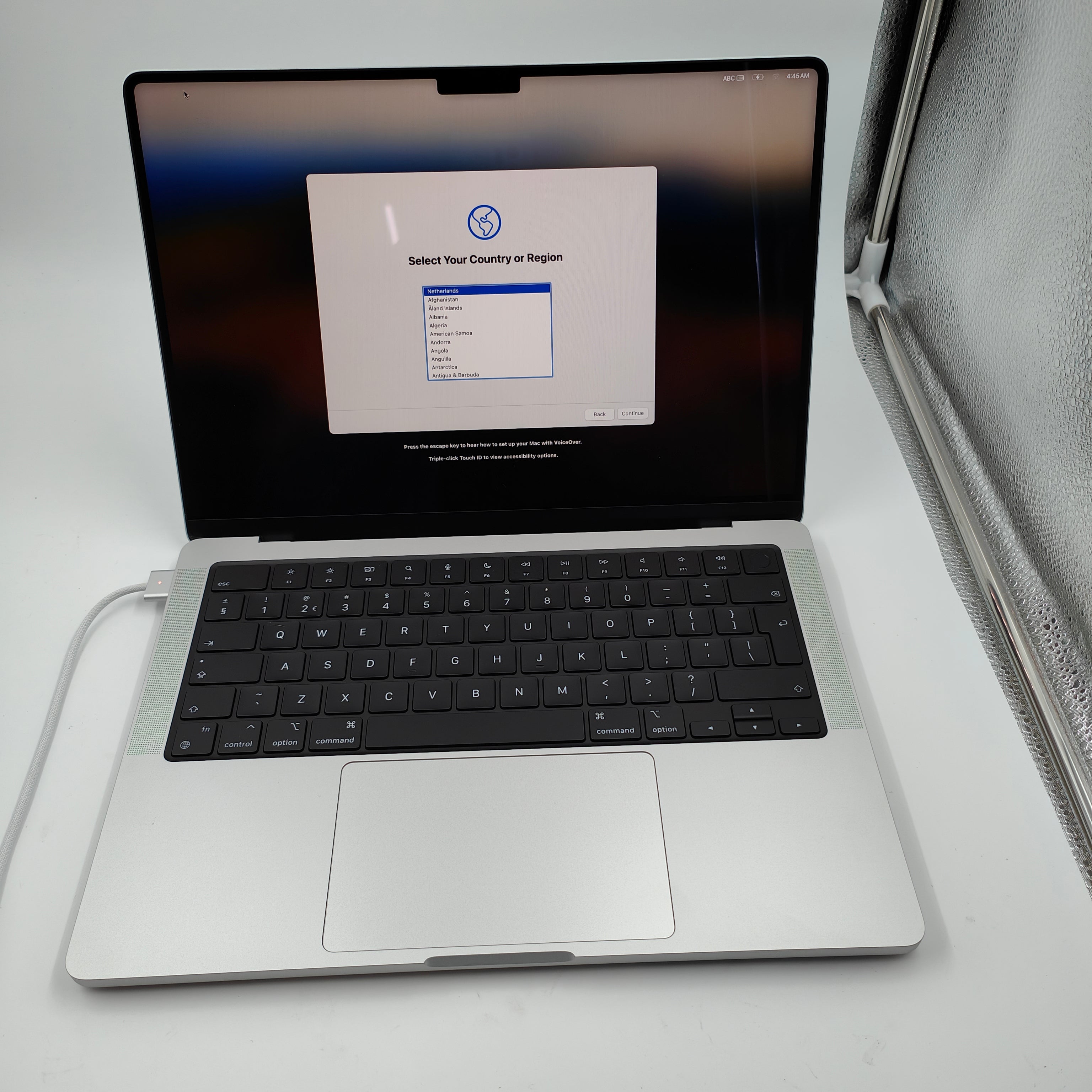 Apple MacBook Pro 14" 2023 M3 Pro (11/14) 18GB/512GB Silber QWERTZ