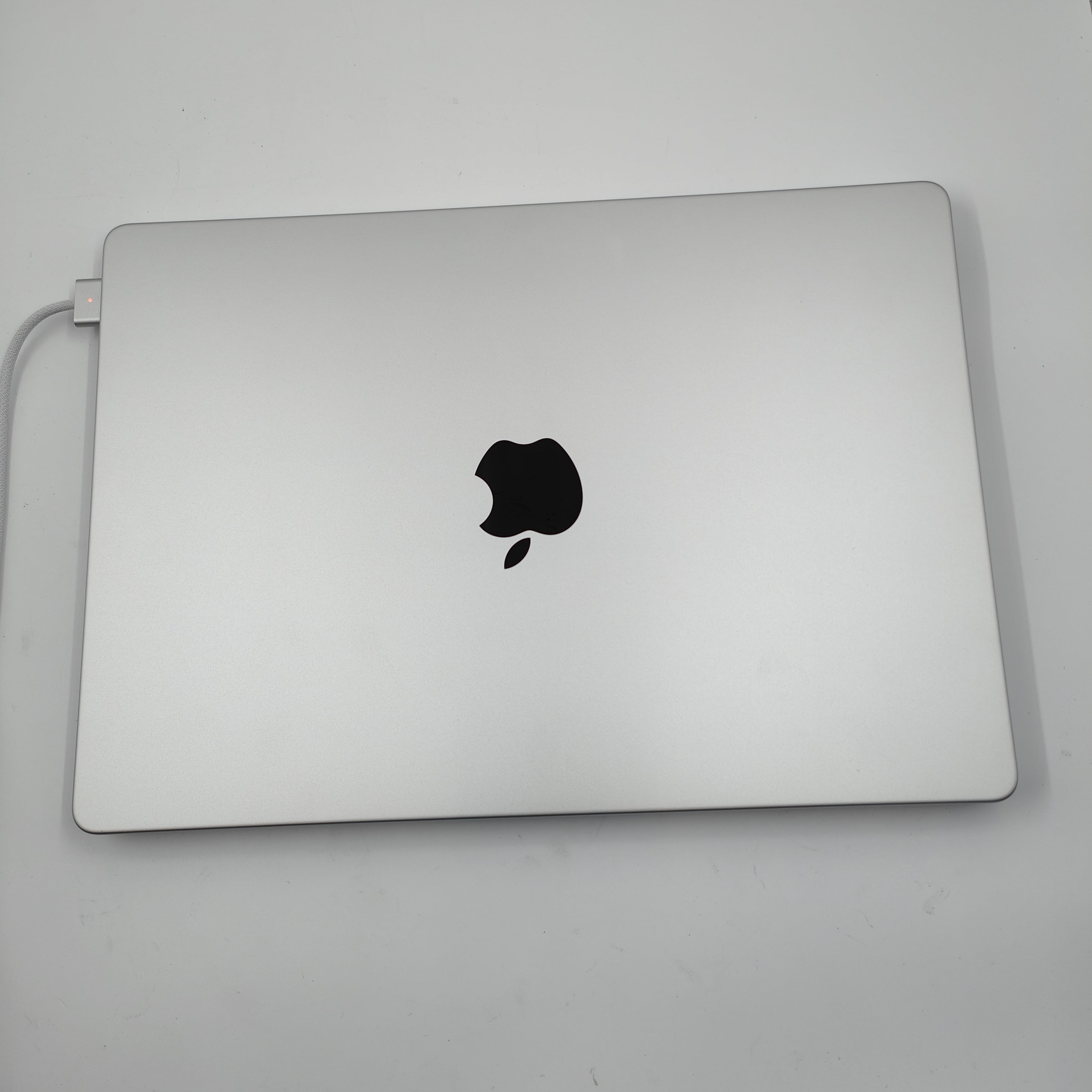 Apple MacBook Pro 14" 2023 M3 Pro (11/14) 18GB/512GB Silber QWERTZ